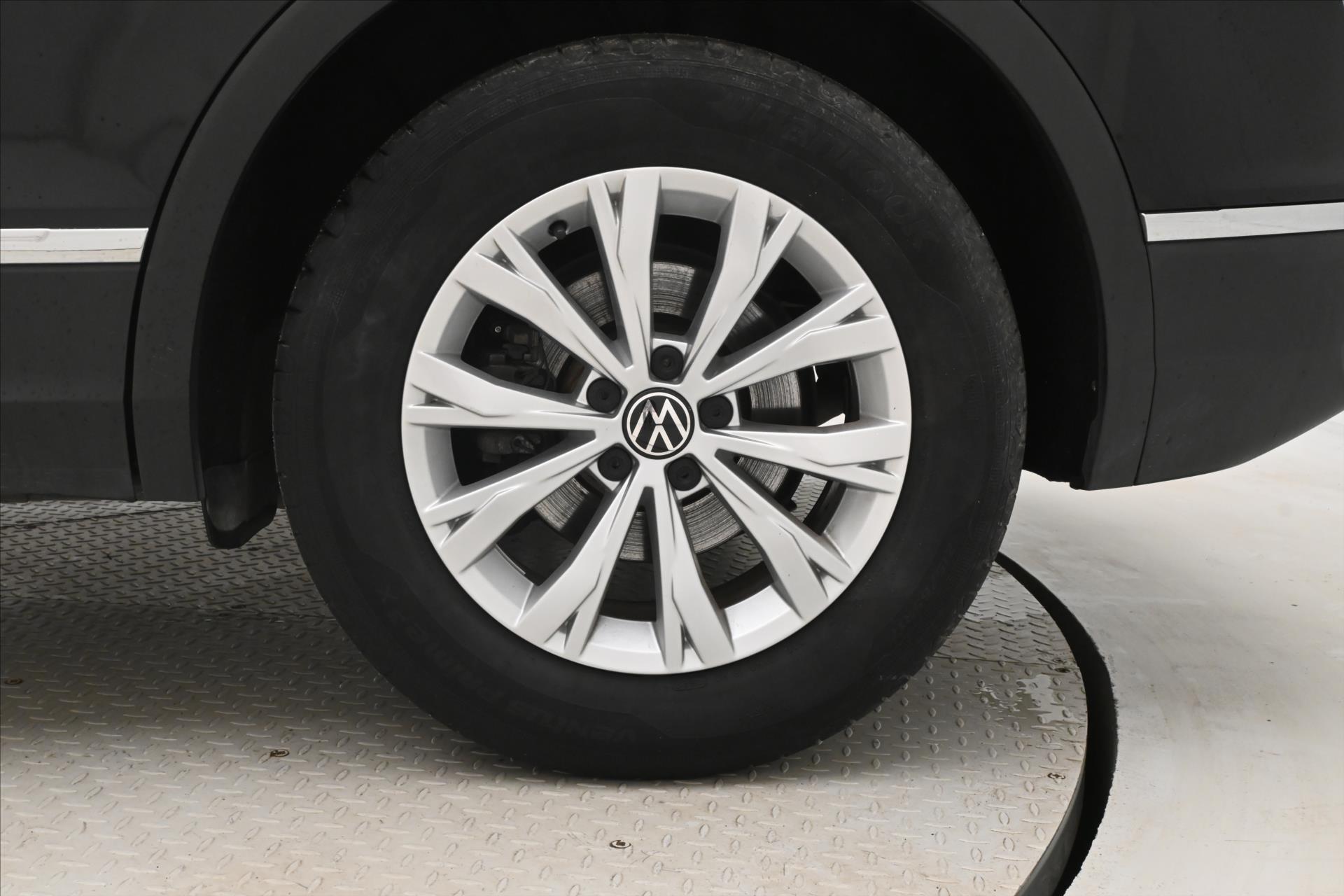 Hlavní fotografie vozu Volkswagen Tiguan 2,0 TDI 110kW DSG Life Záruka až 5 let (31)