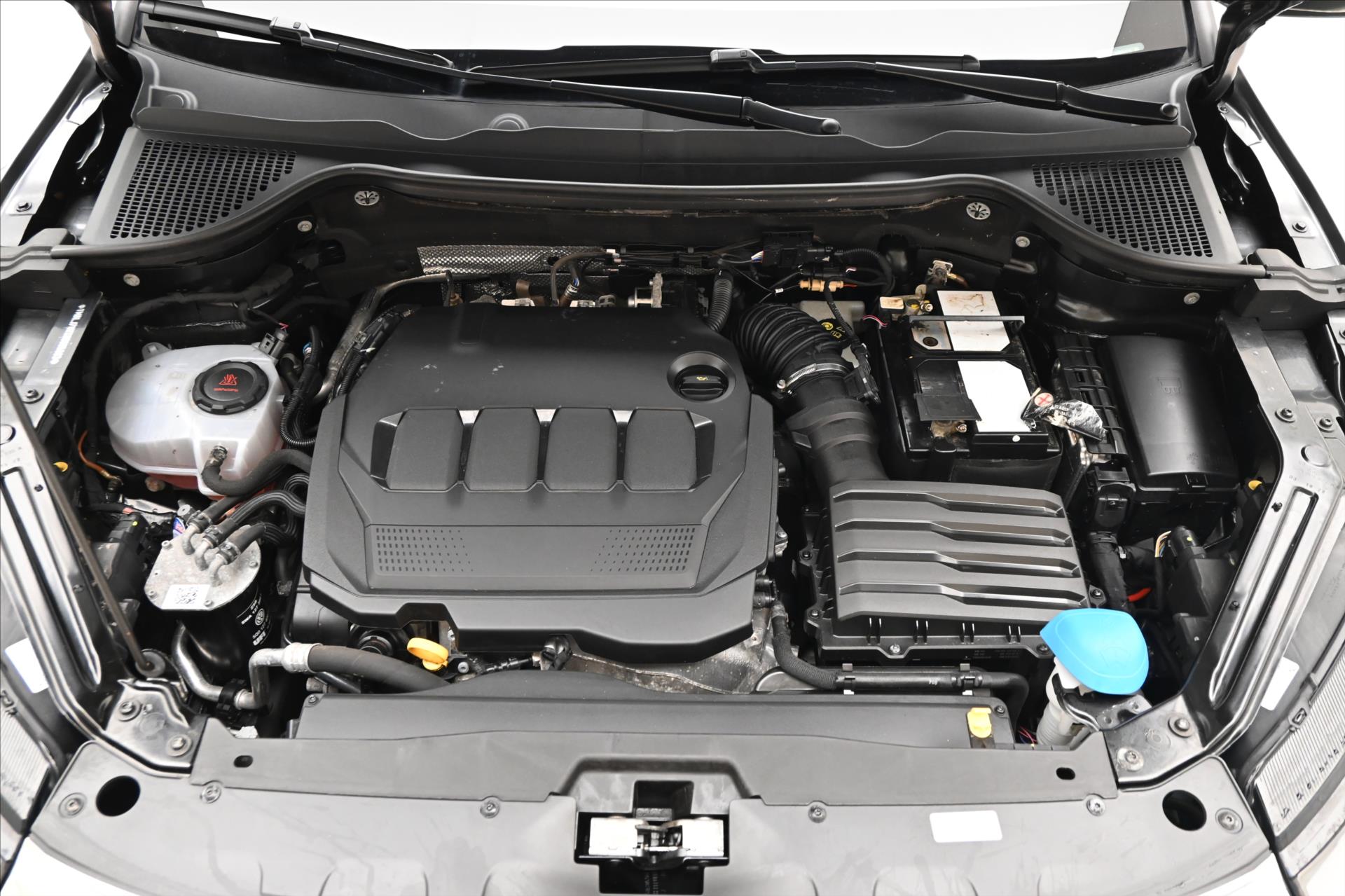 Hlavní fotografie vozu Škoda Karoq 2,0 TDI 110kW DSG 4x4 STYLE Záruka až 5 let (9)