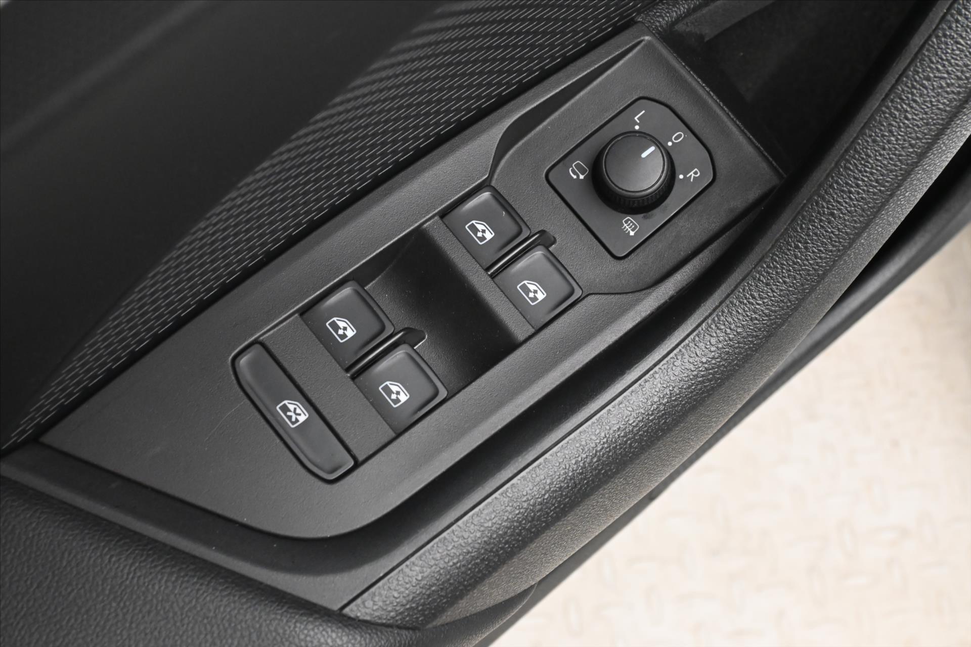 Hlavní fotografie vozu Škoda Octavia 2,0 TDI 110kW DSG Style Záruka až 5 let (27)