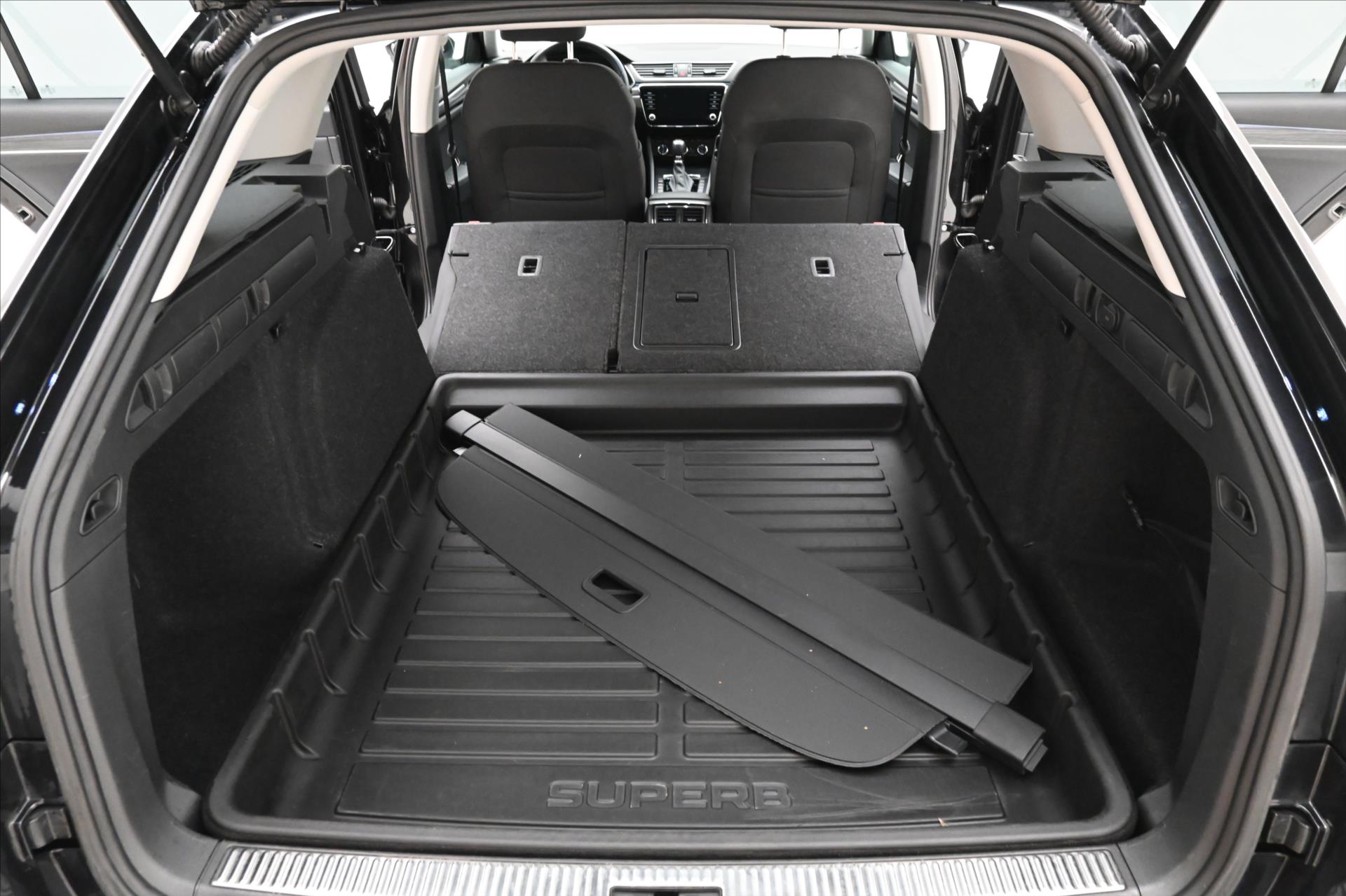 Main photo of the car Skoda Superb 2.0 TDI 110kW DSG Style Warranty up to 5 years (11)