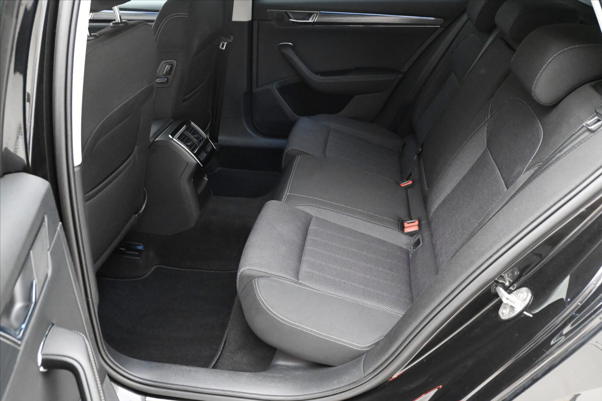 Main photo of the car Skoda Superb 2.0 TDI 110kW DSG Style Warranty up to 5 years (14)