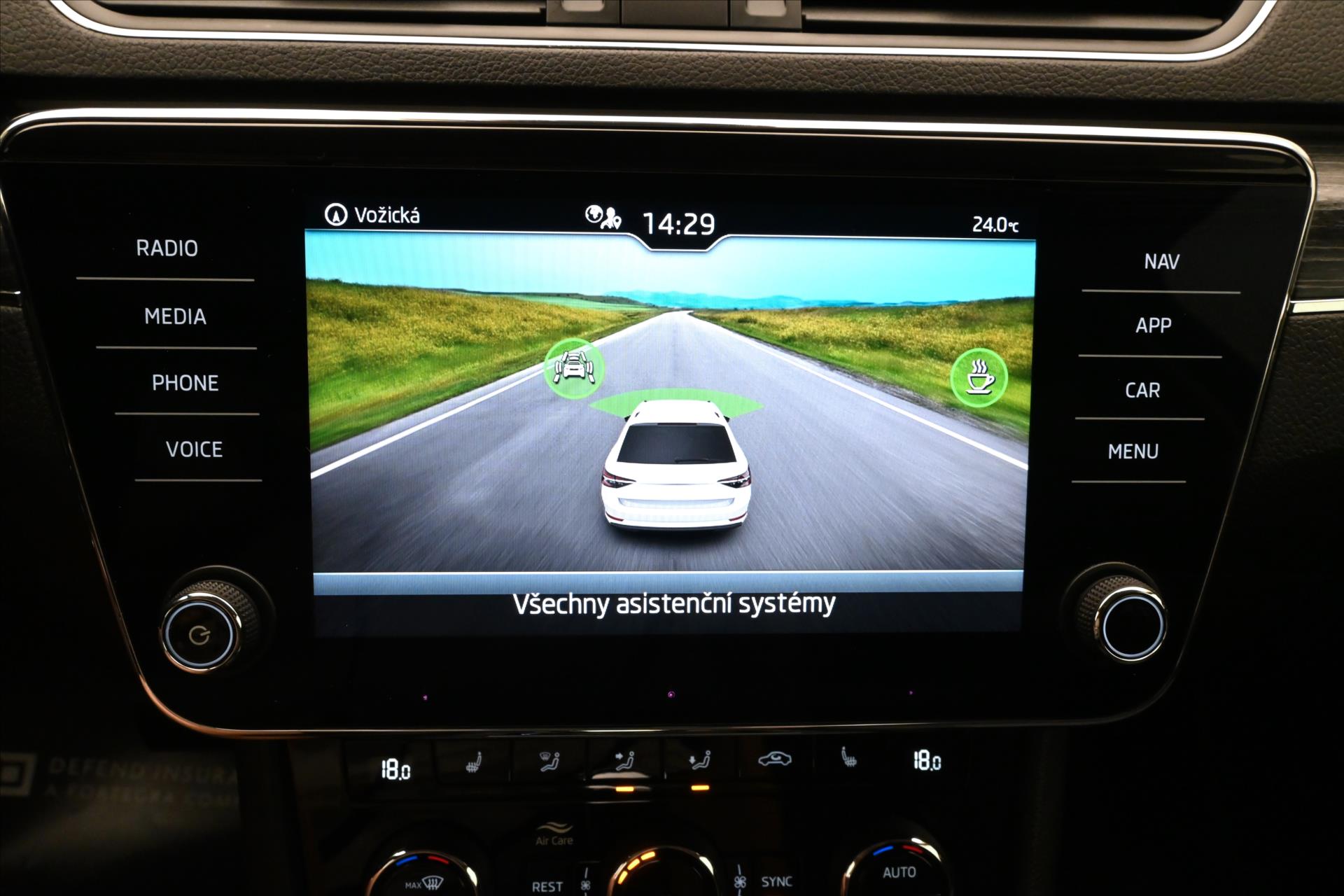 Main photo of the car Skoda Superb 2.0 TDI 110kW DSG Style Warranty up to 5 years (19)