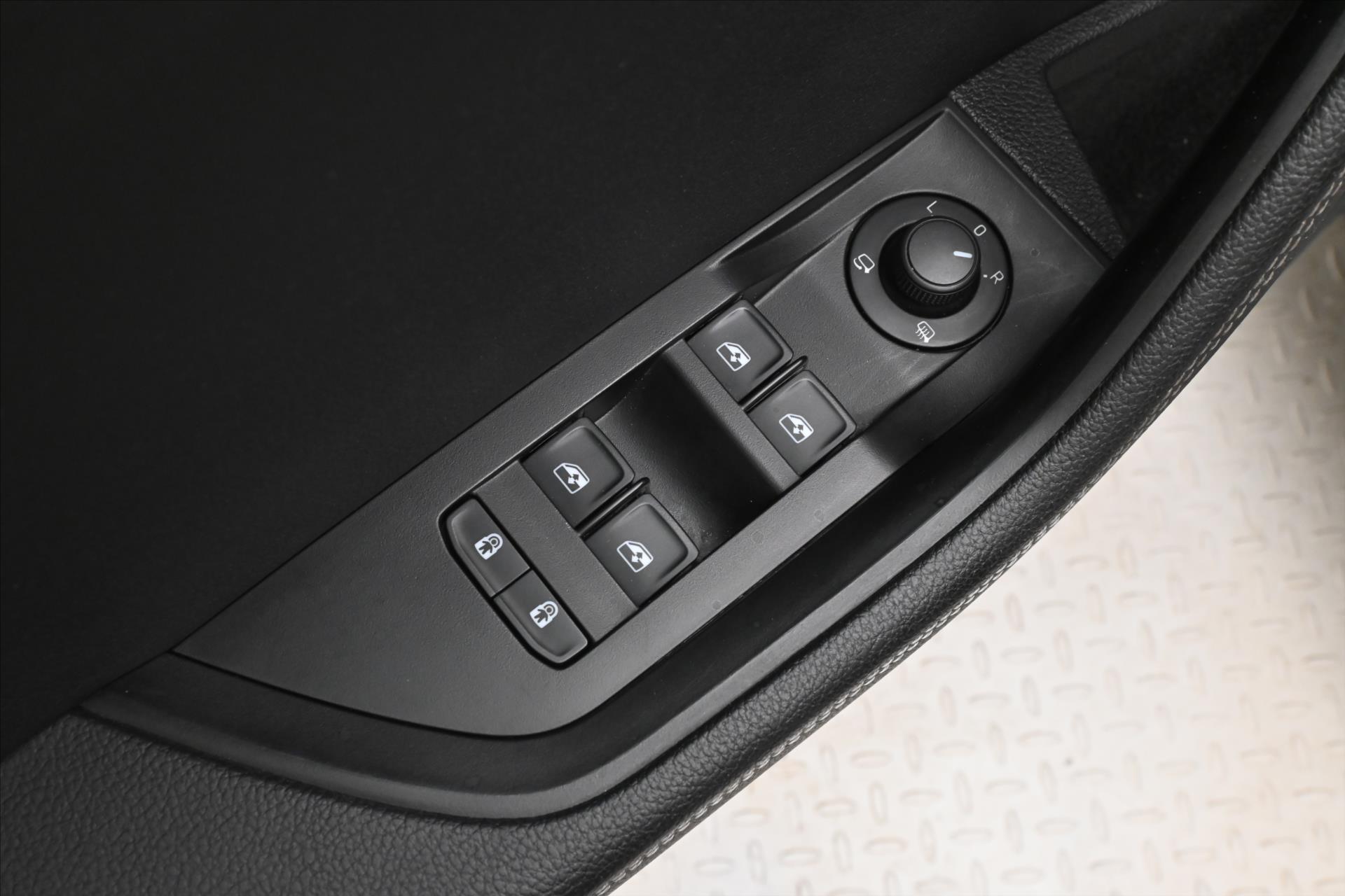 Main photo of the car Skoda Superb 2.0 TDI 110kW DSG Style Warranty up to 5 years (26)