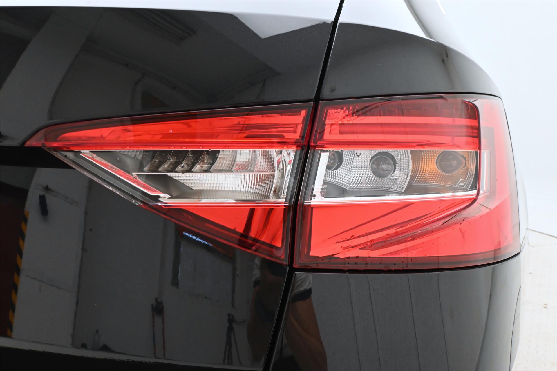 Main photo of the car Skoda Superb 2.0 TDI 110kW DSG Style Warranty up to 5 years (30)