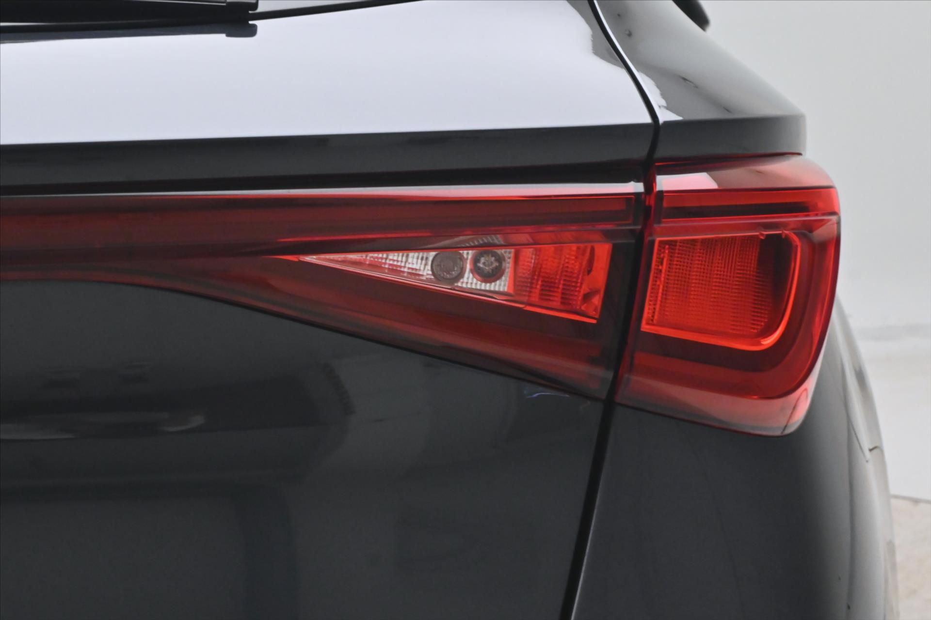 Hlavní fotografie vozu Cupra Leon 2,0 TDI 110 kW DSG Sportstourer Záruka až 5 let (32)