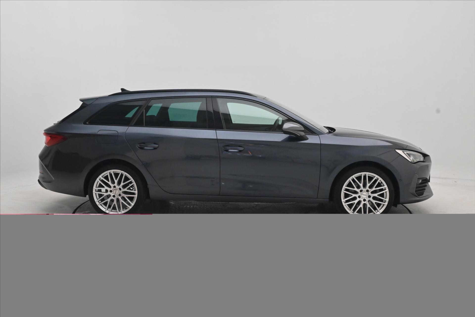 Hlavní fotografie vozu Cupra Leon 2,0 TDI 110 kW DSG Sportstourer Záruka až 5 let (4)