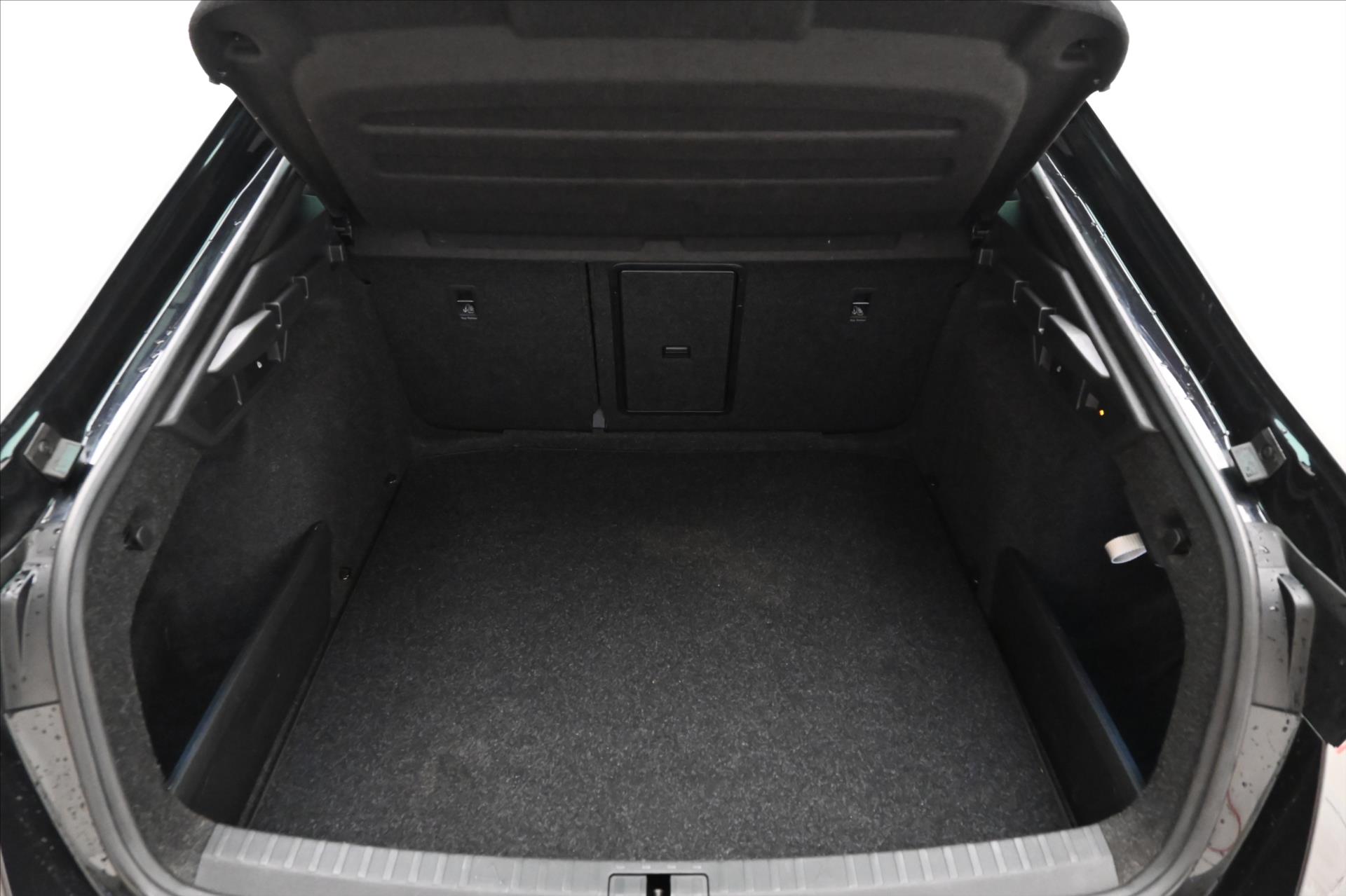 Hlavní fotografie vozu Škoda Octavia 1,5 TSI 110 kW Ambition Záruka až 5 let (10)