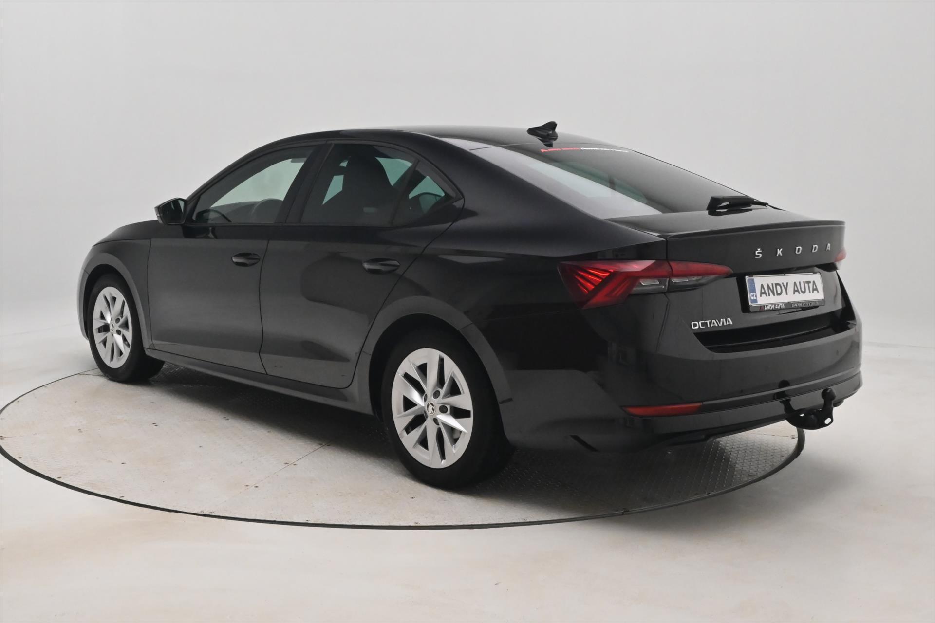 Hlavní fotografie vozu Škoda Octavia 1,5 TSI 110 kW Ambition Záruka až 5 let (7)