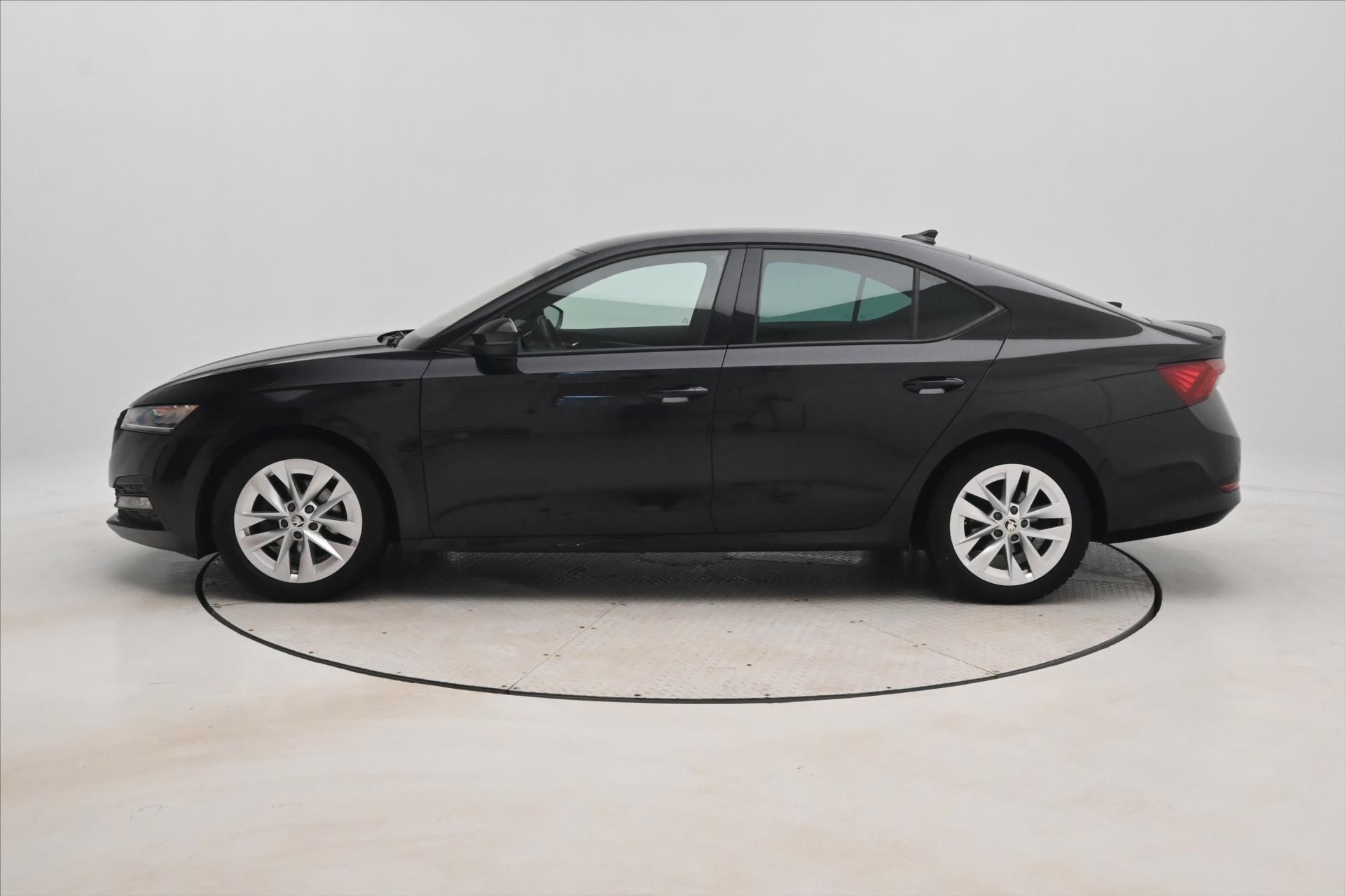 Hlavní fotografie vozu Škoda Octavia 1,5 TSI 110 kW Ambition Záruka až 5 let (8)