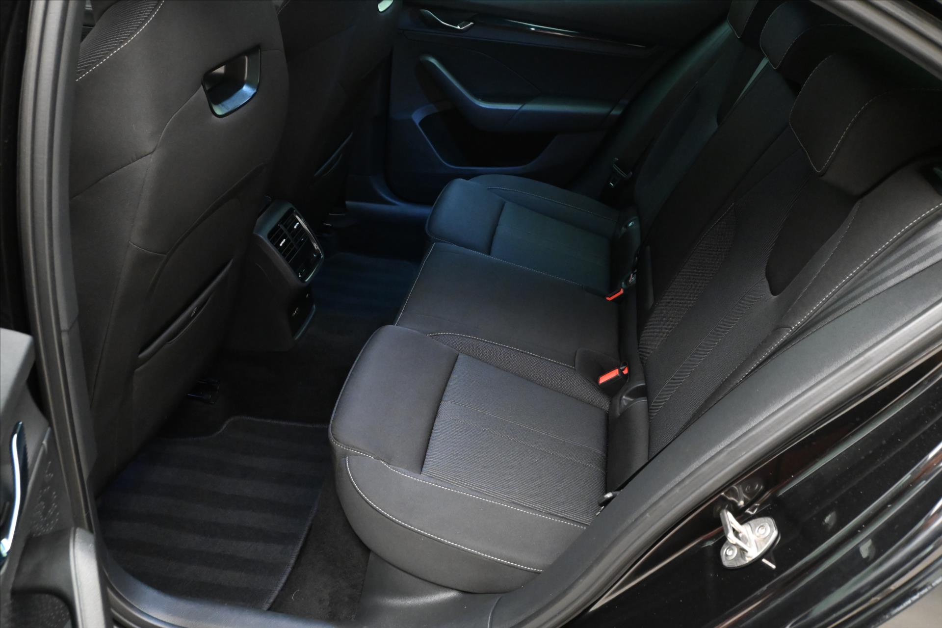 Hlavní fotografie vozu Škoda Octavia 1,5 TSI 110 kW TAŽNÉ NAVI Záruka až 5 let (15)