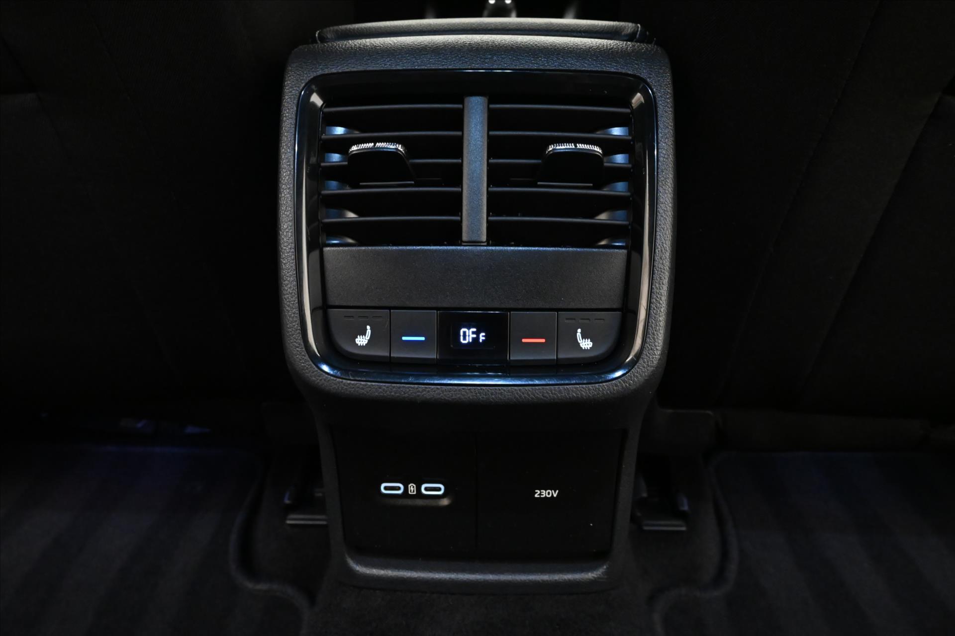 Hlavní fotografie vozu Škoda Octavia 1,5 TSI 110 kW TAŽNÉ NAVI Záruka až 5 let (23)