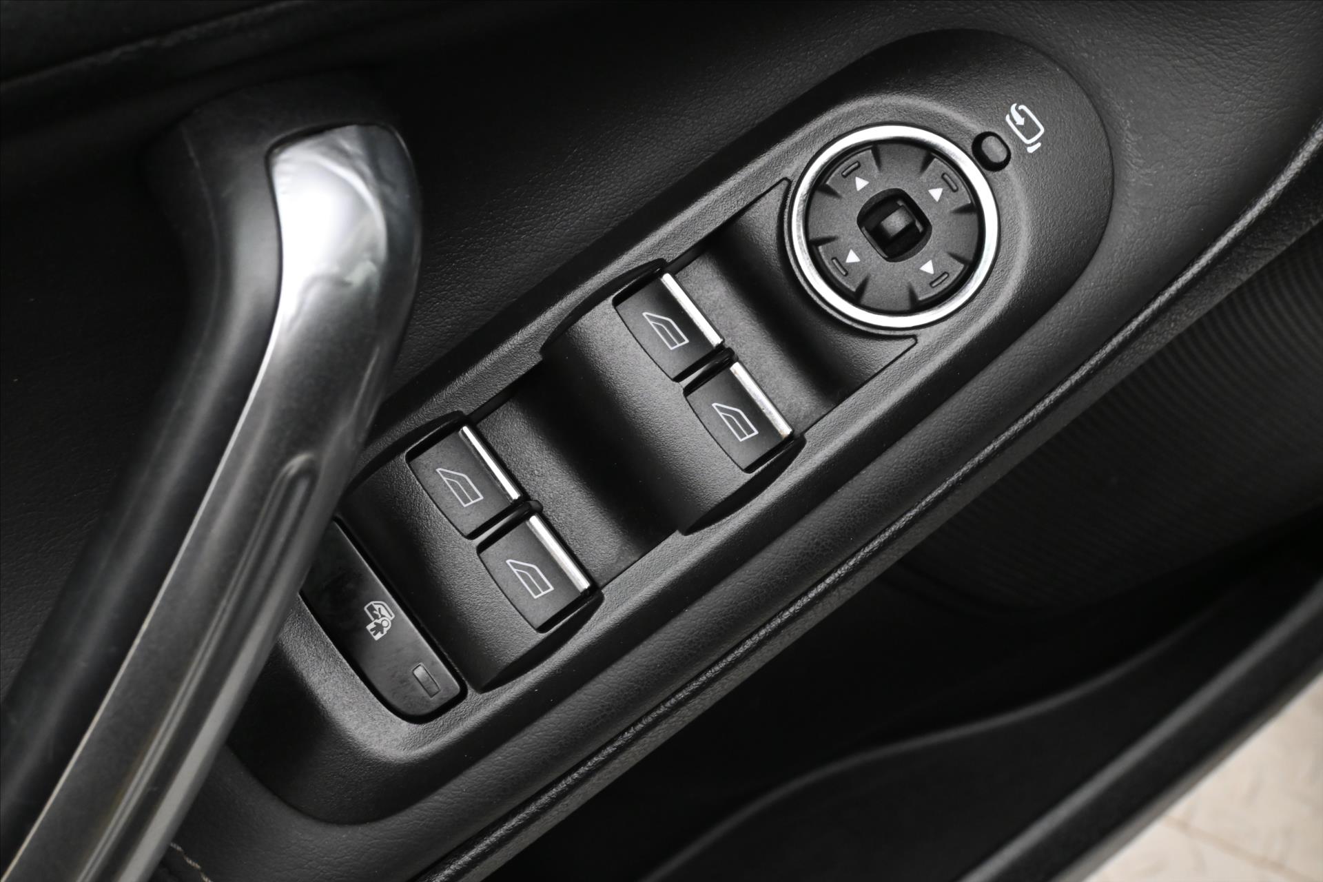 Main photo of the car Ford S-Max 2.0 TDCI 100 kW Titanium 7-seater Warranty up to 5 years (24)