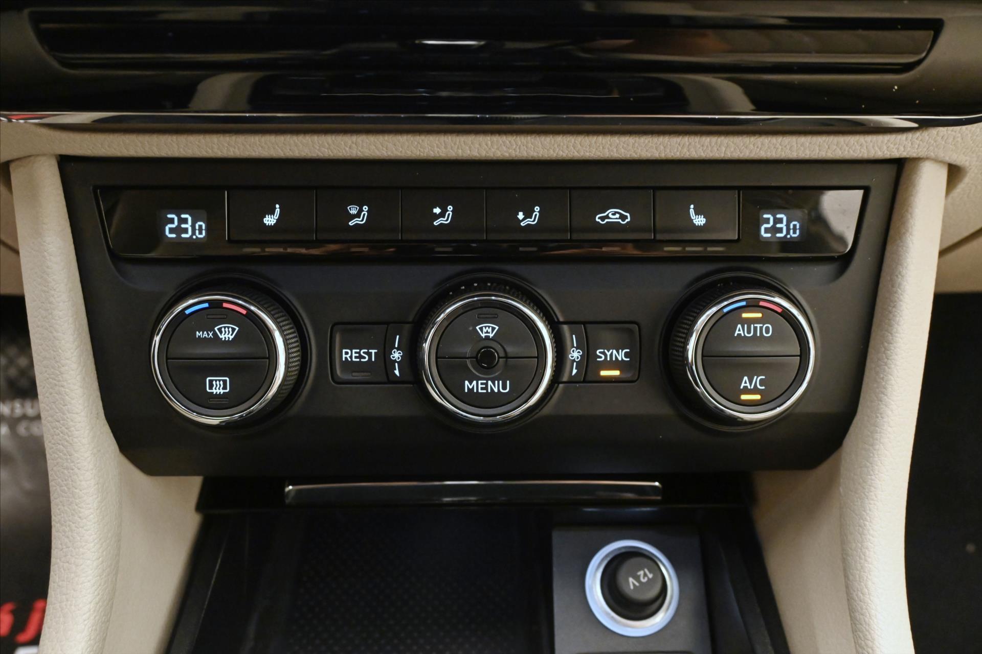 Hlavní fotografie vozu Škoda Superb 2,0 TDI 140 kW DSG L&K Záruka až 5 let (21)