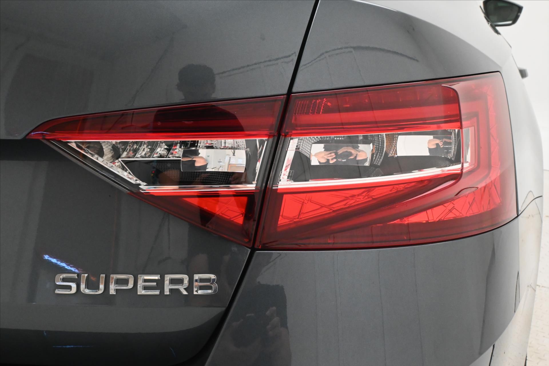 Hlavní fotografie vozu Škoda Superb 2,0 TDI 140 kW DSG L&K Záruka až 5 let (31)