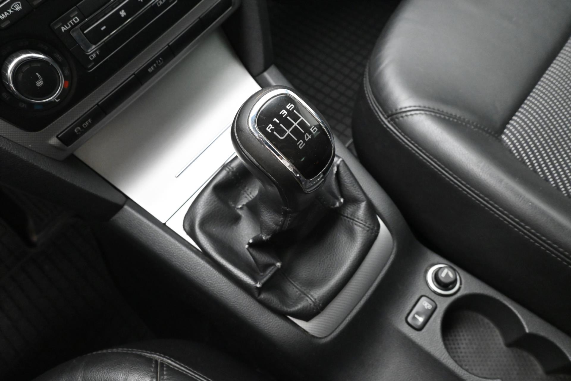 Hlavní fotografie vozu Škoda Octavia 2,0 TDI 103 kW nová STK TAŽNÉ (21)