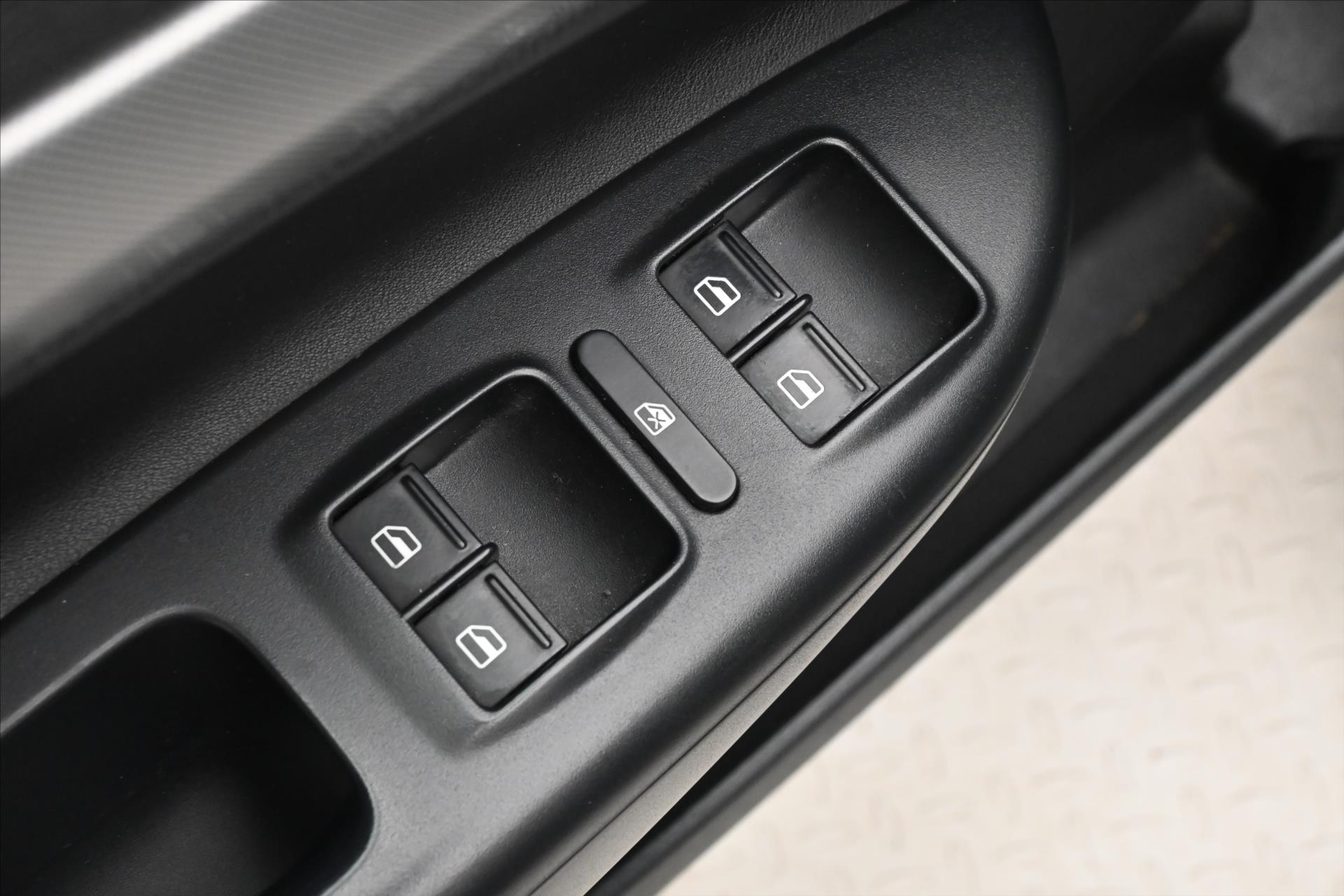 Hlavní fotografie vozu Škoda Octavia 2,0 TDI 103 kW nová STK TAŽNÉ (24)