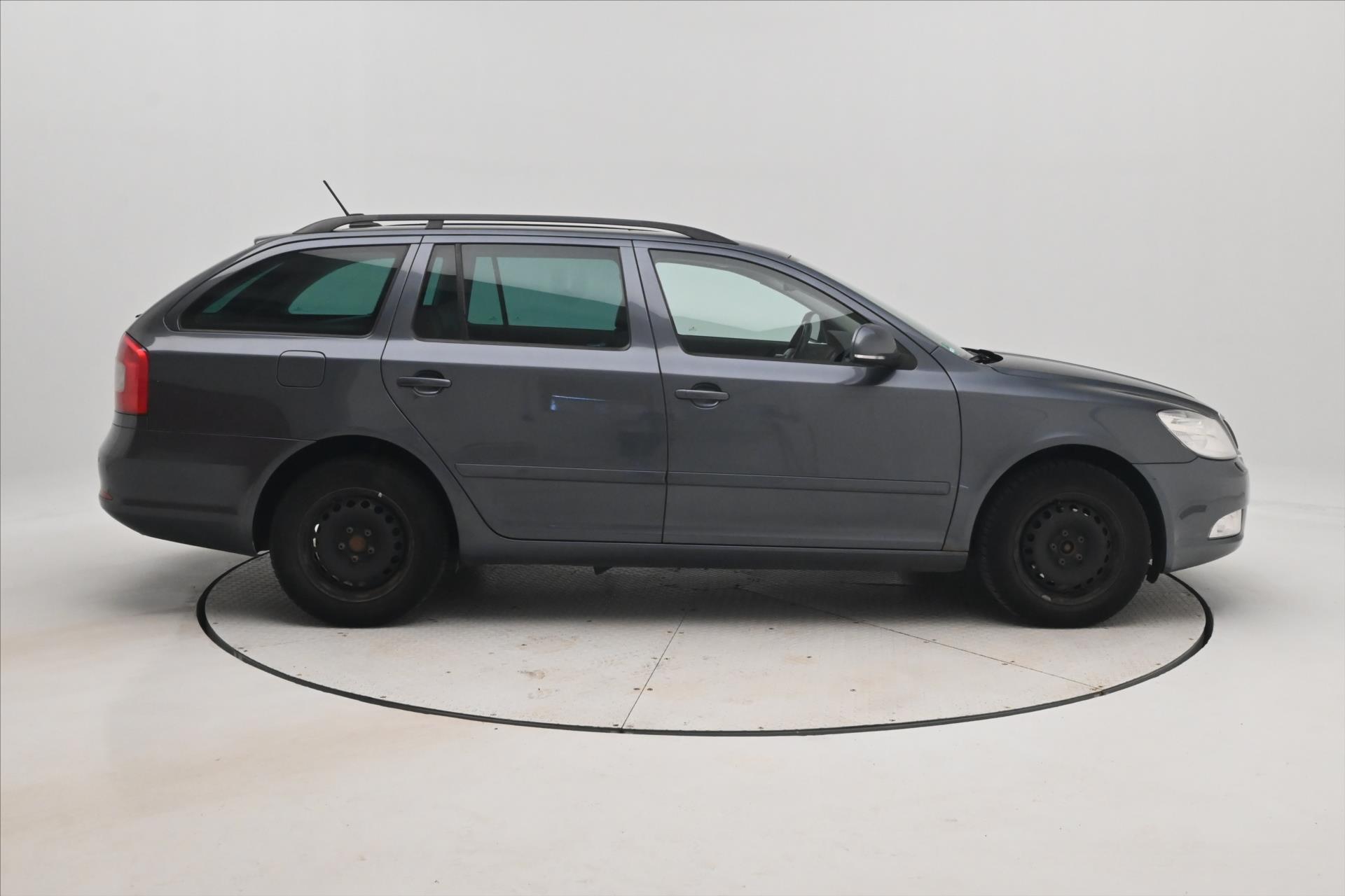Hlavní fotografie vozu Škoda Octavia 2,0 TDI 103 kW nová STK TAŽNÉ (4)