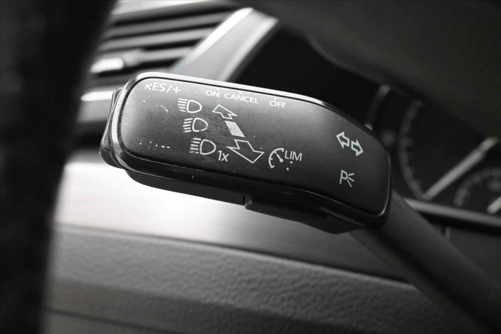 Main photo of the car Skoda Superb 2.0 TDI 110kW STYLE DSG (22)