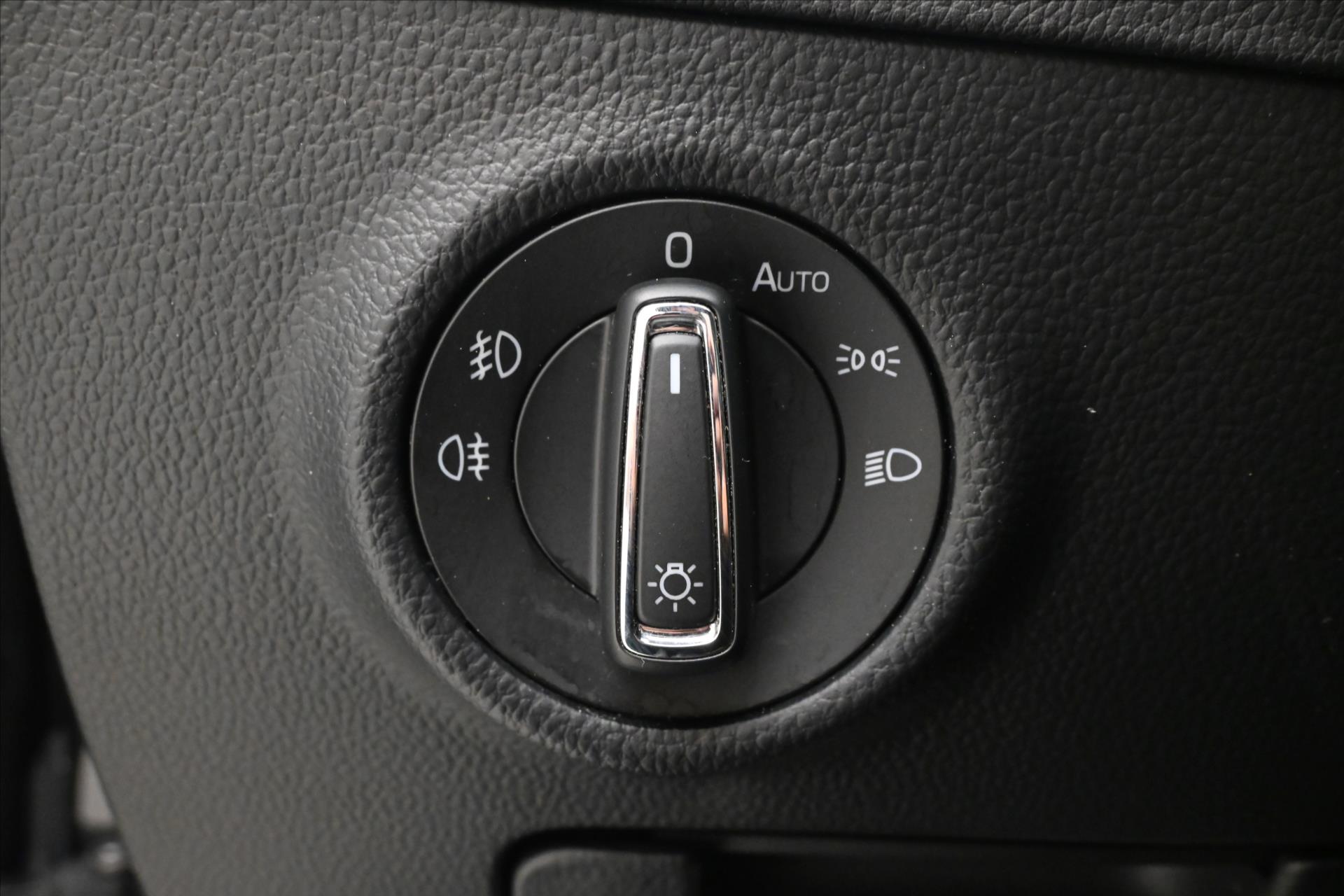Hlavní fotografie vozu Škoda Superb 2,0 TDI 110kW STYLE DSG na ND (25)