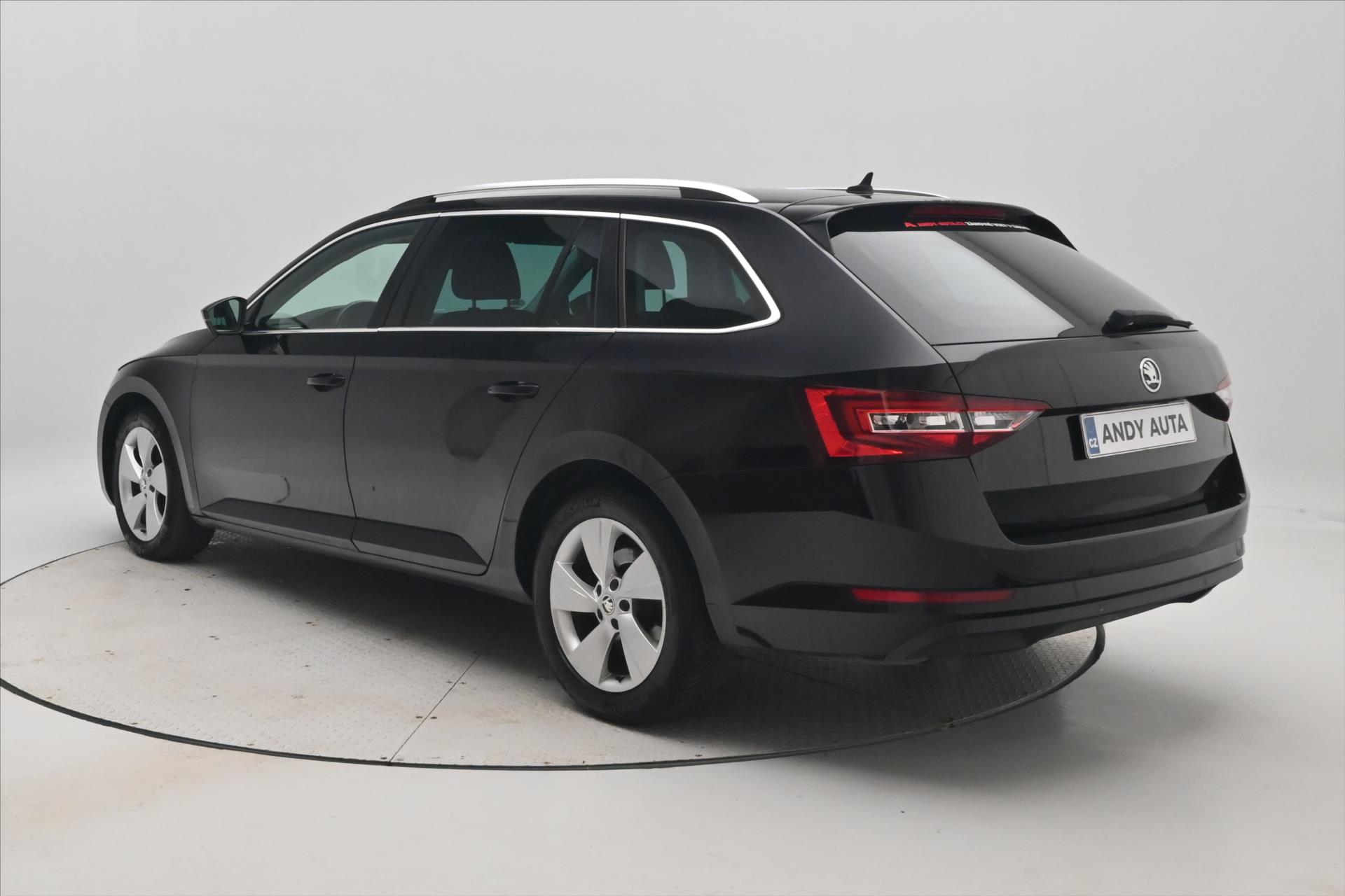 Hlavní fotografie vozu Škoda Superb 2,0 TDI 110kW STYLE DSG na ND (7)