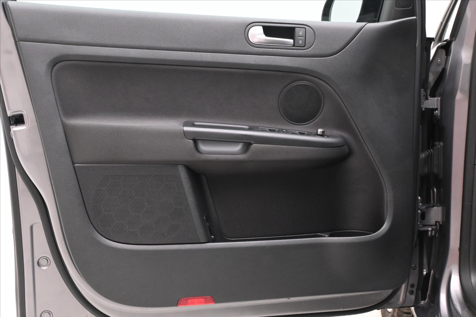 Hlavní fotografie vozu Volkswagen Golf Plus 1,6 TDI 77 kW KLIMA Tažné (23)