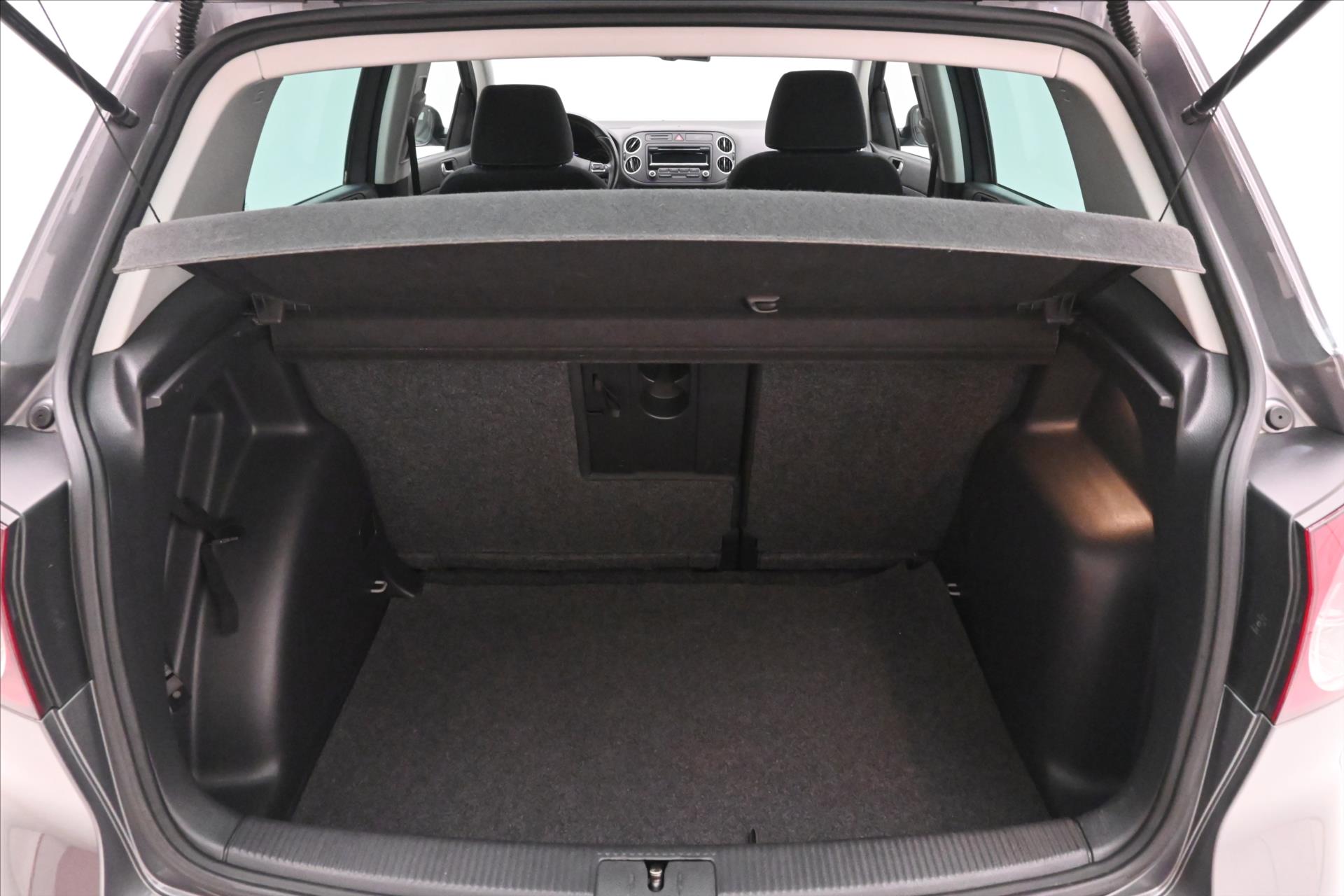 Hlavní fotografie vozu Volkswagen Golf Plus 1,6 TDI 77kW KLIMA Tažné (10)
