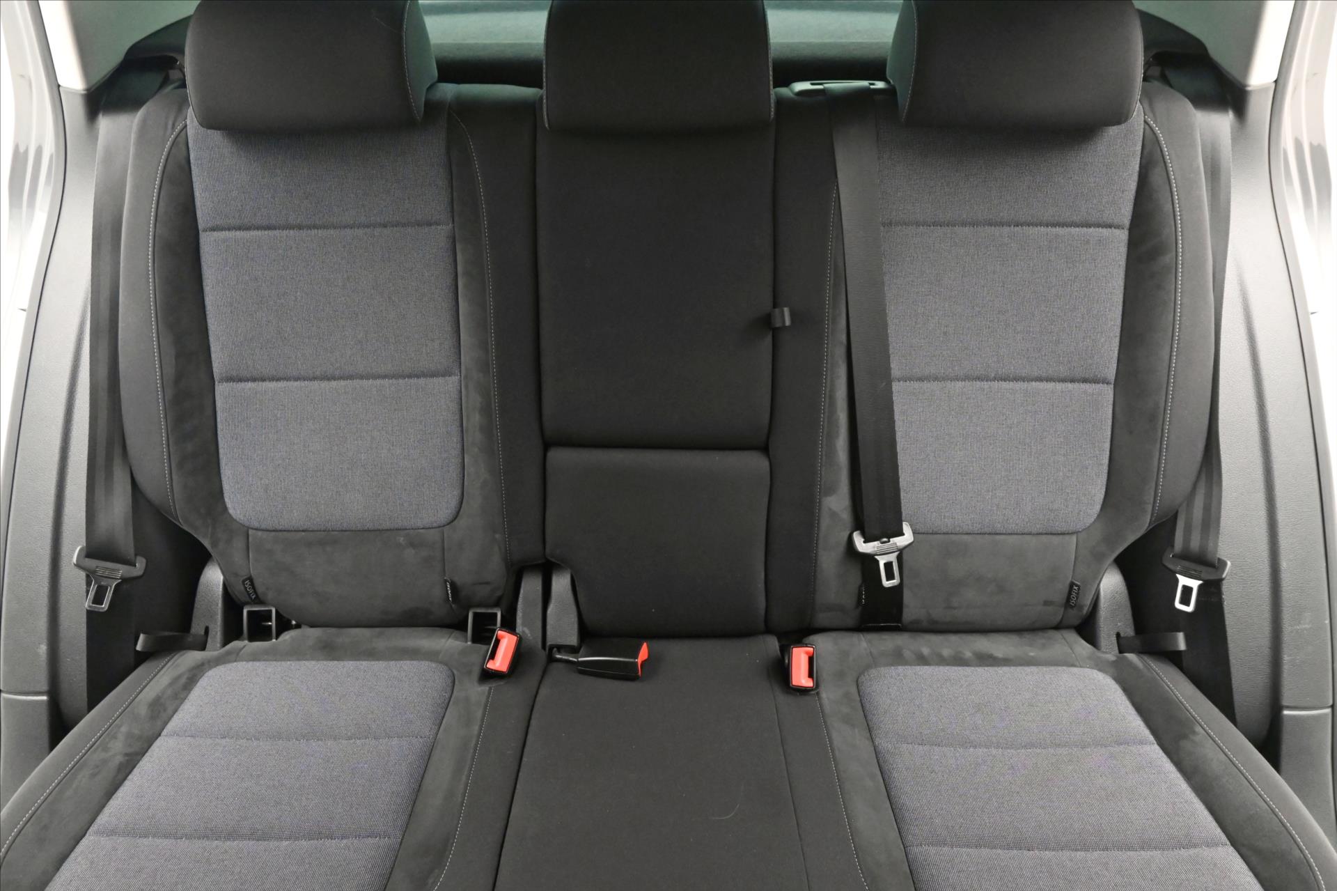 Hlavní fotografie vozu Volkswagen Golf Plus 1,6 TDI 77kW KLIMA Tažné (26)