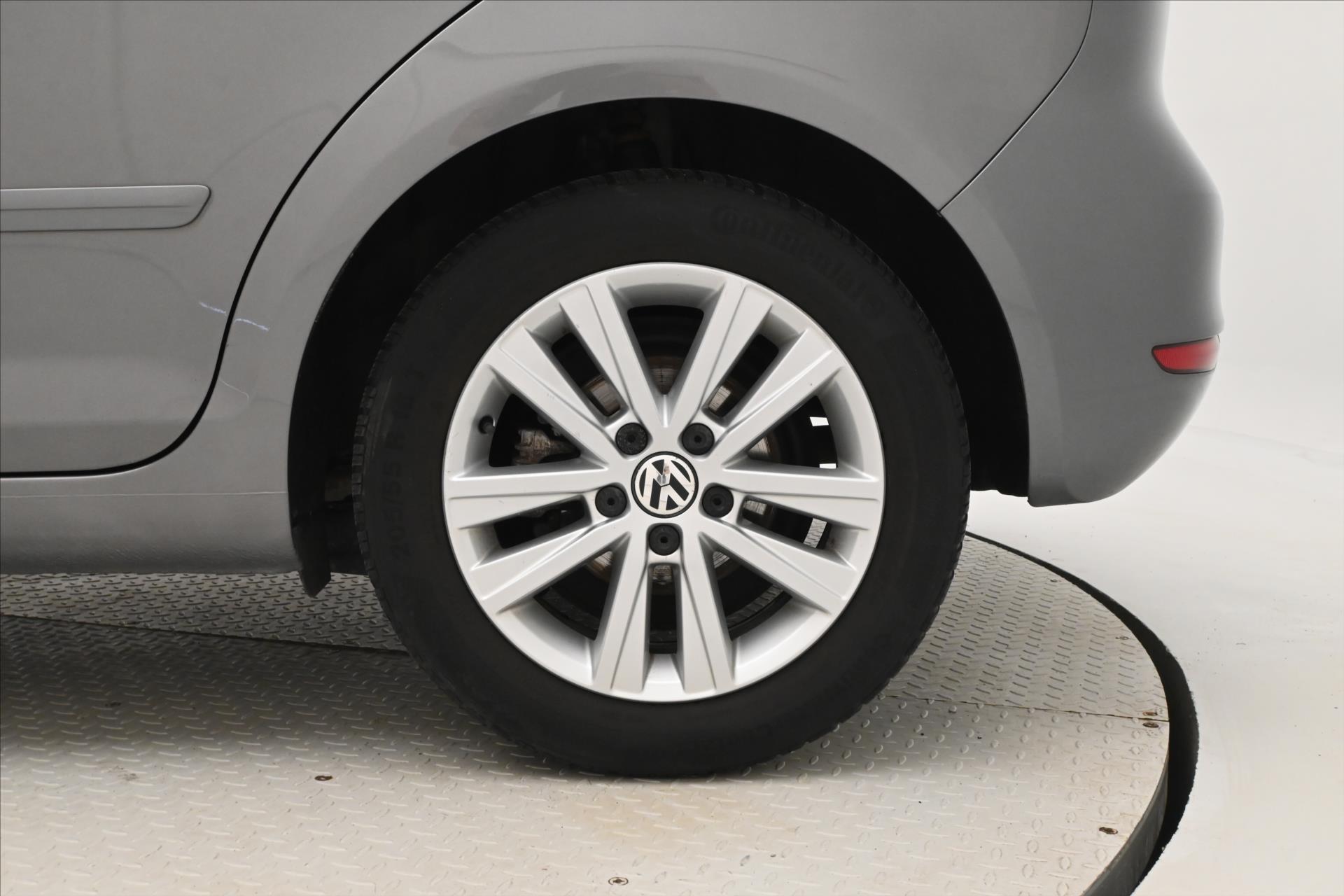 Hlavní fotografie vozu Volkswagen Golf Plus 1,6 TDI 77kW KLIMA Tažné (29)