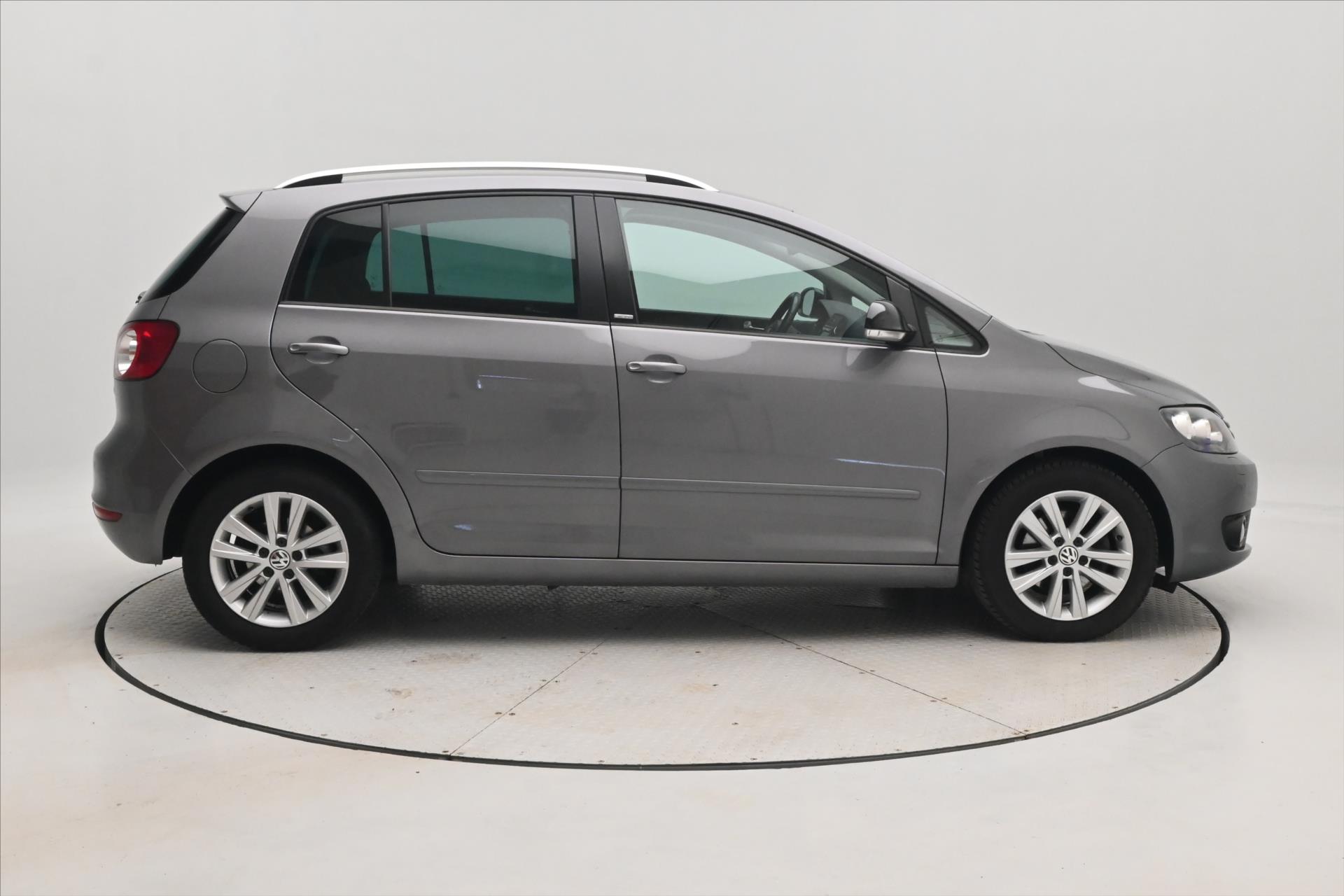 Hlavní fotografie vozu Volkswagen Golf Plus 1,6 TDI 77kW KLIMA Tažné (4)