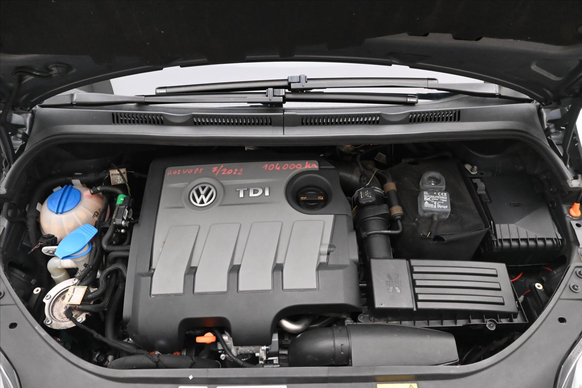 Hlavní fotografie vozu Volkswagen Golf Plus 1,6 TDI 77kW KLIMA Tažné (9)