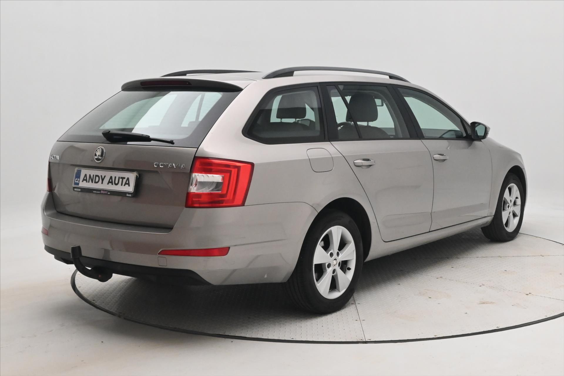 Hlavní fotografie vozu Škoda Octavia 2,0 TDI 110 kW Elegance Tažné Výhřev čelního skla (3)