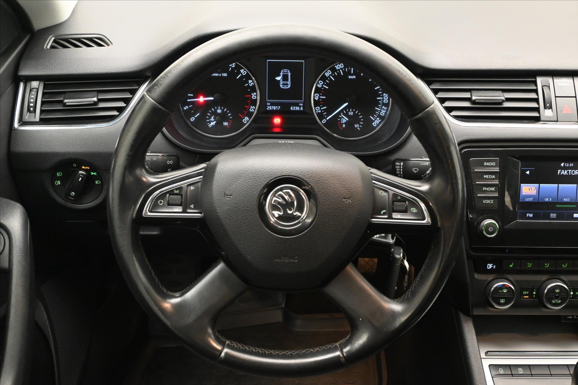 Hlavní fotografie vozu Škoda Octavia 2,0 TDI 110kW Elegance Tažné (18)