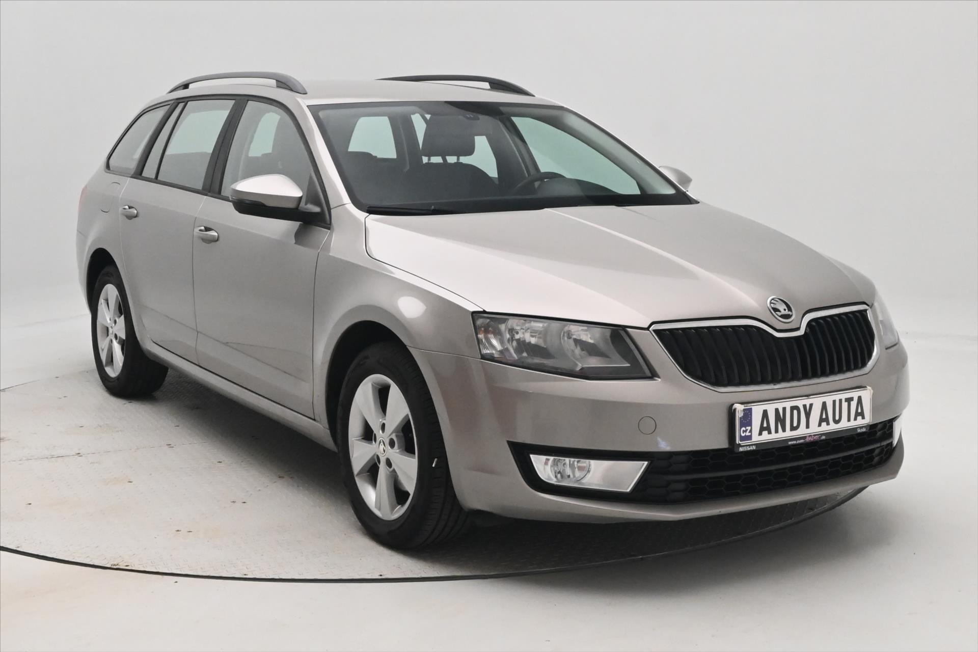 Hlavní fotografie vozu Škoda Octavia 2,0 TDI 110kW Elegance Tažné (3)