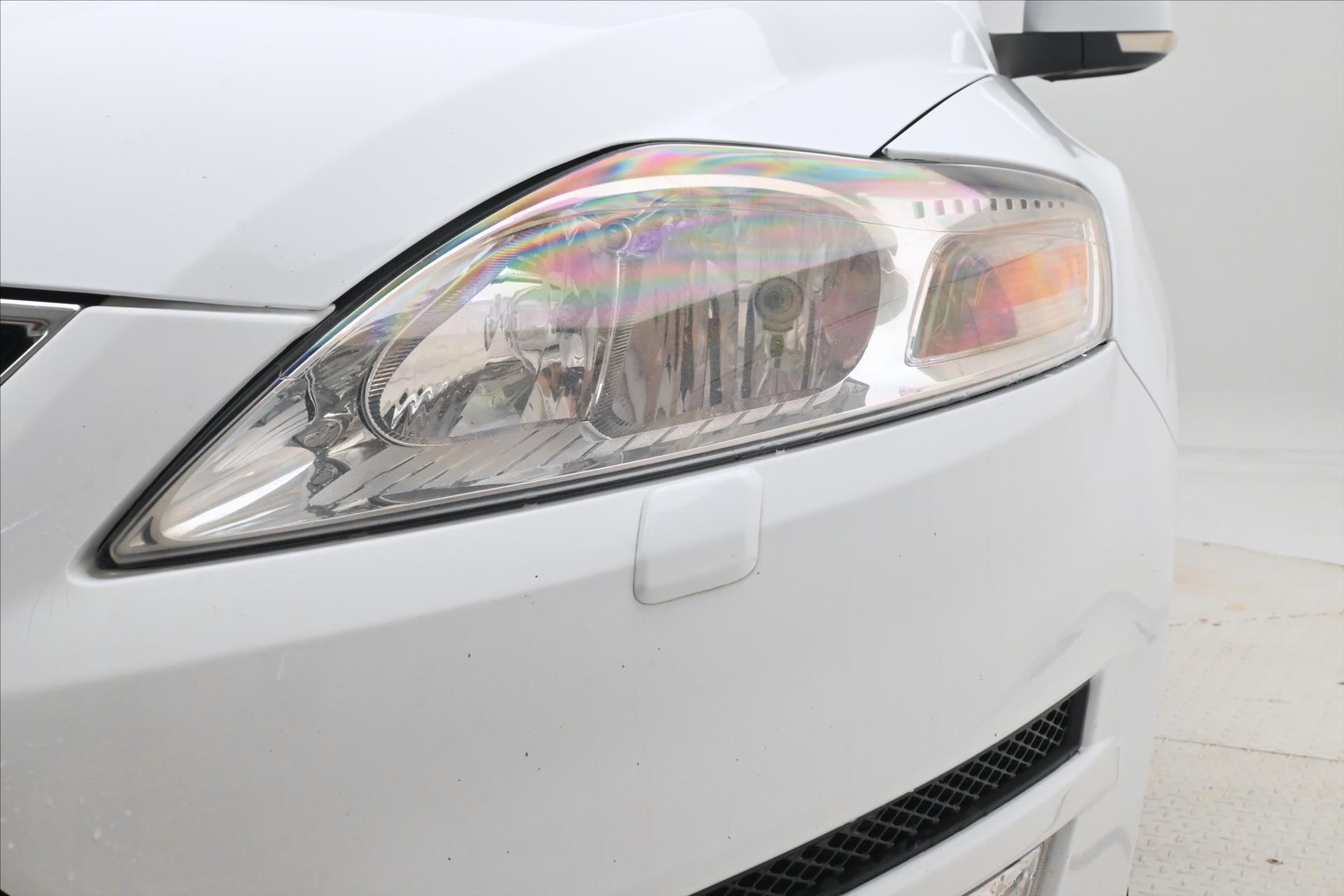 Main photo of the car Ford Mondeo 2.0 TDCi 103 kW Manual (28)