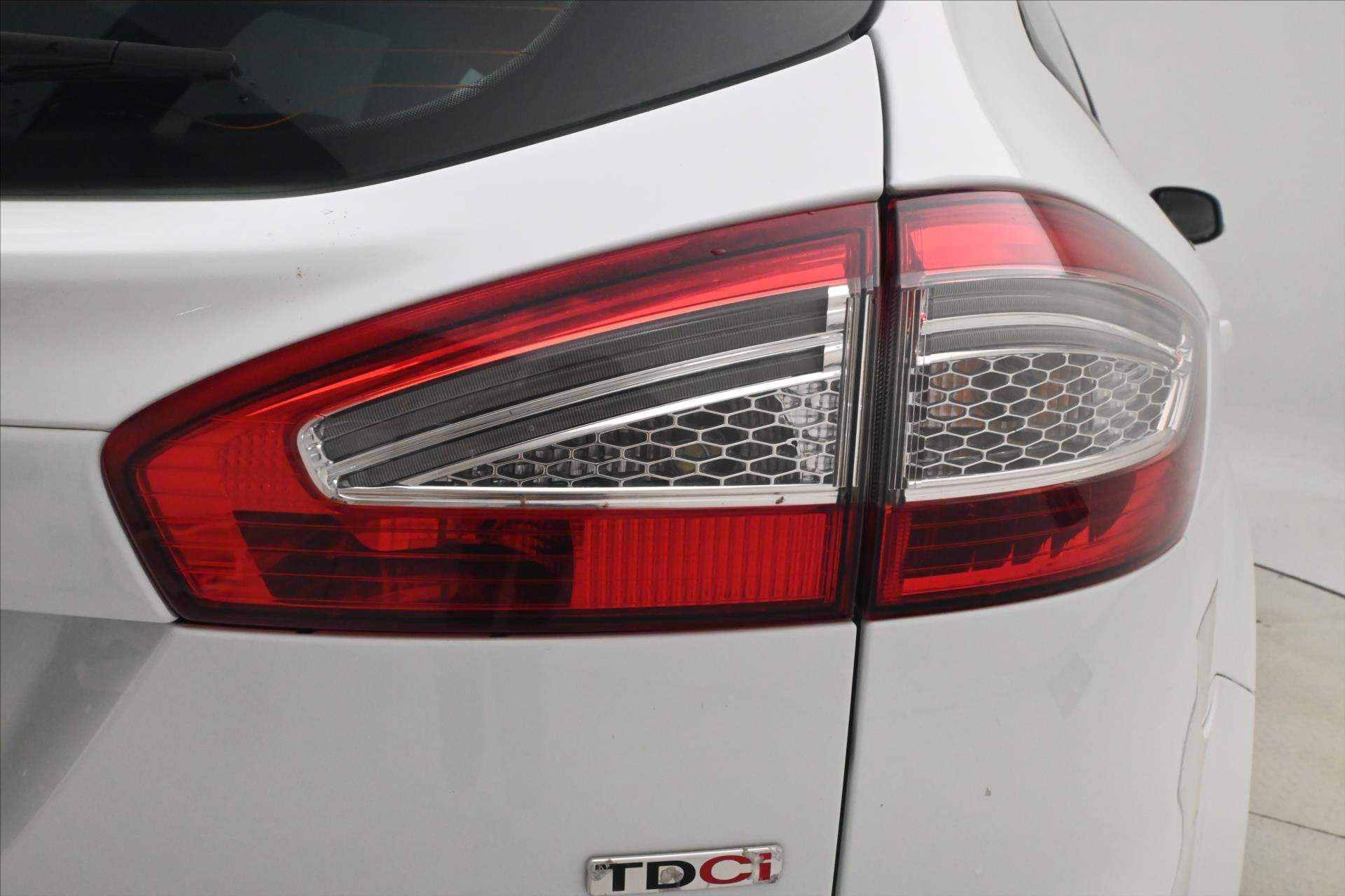 Main photo of the car Ford Mondeo 2.0 TDCi 103 kW Manual (29)
