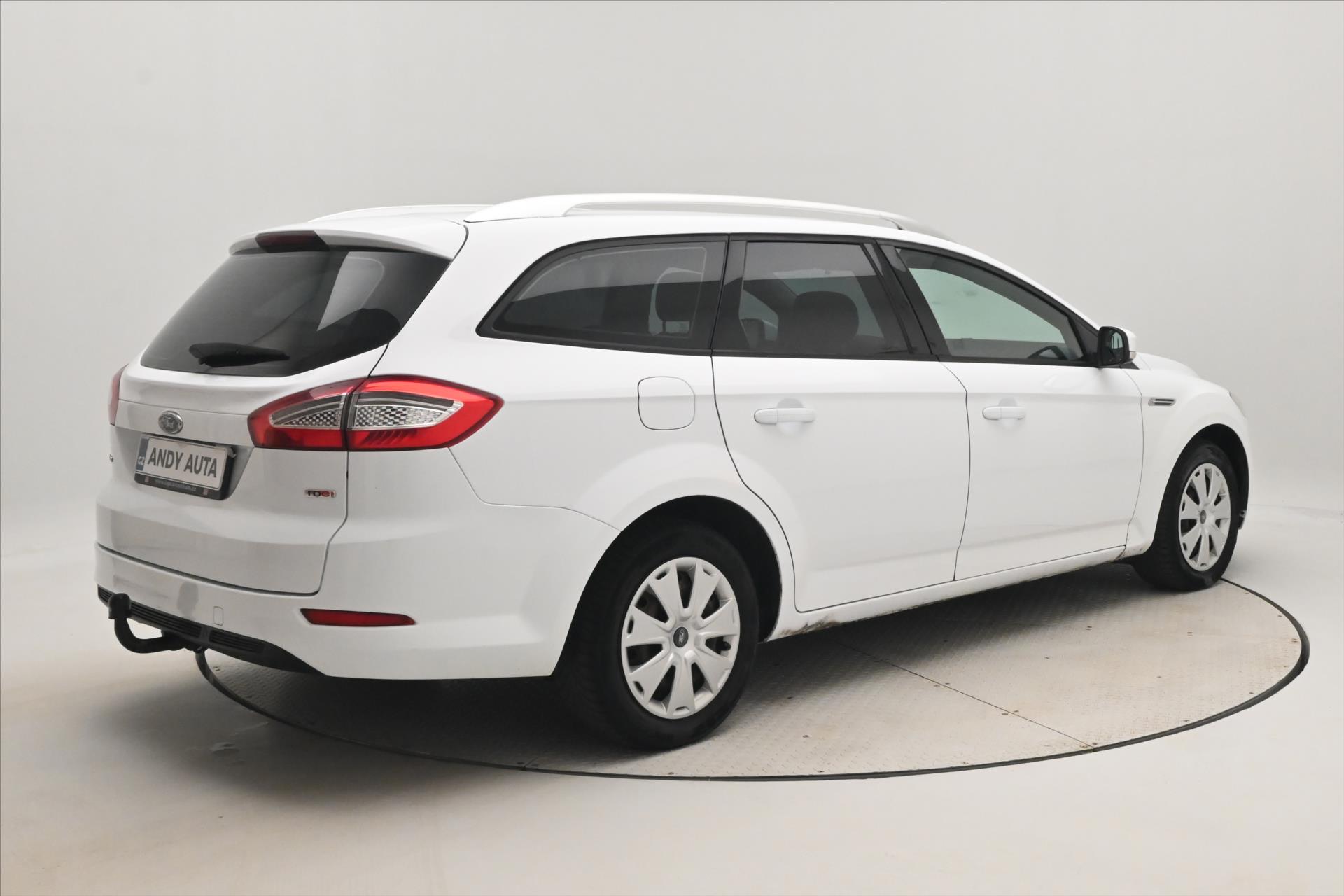 Main photo of the car Ford Mondeo 2.0 TDCi 103 kW Manual (5)