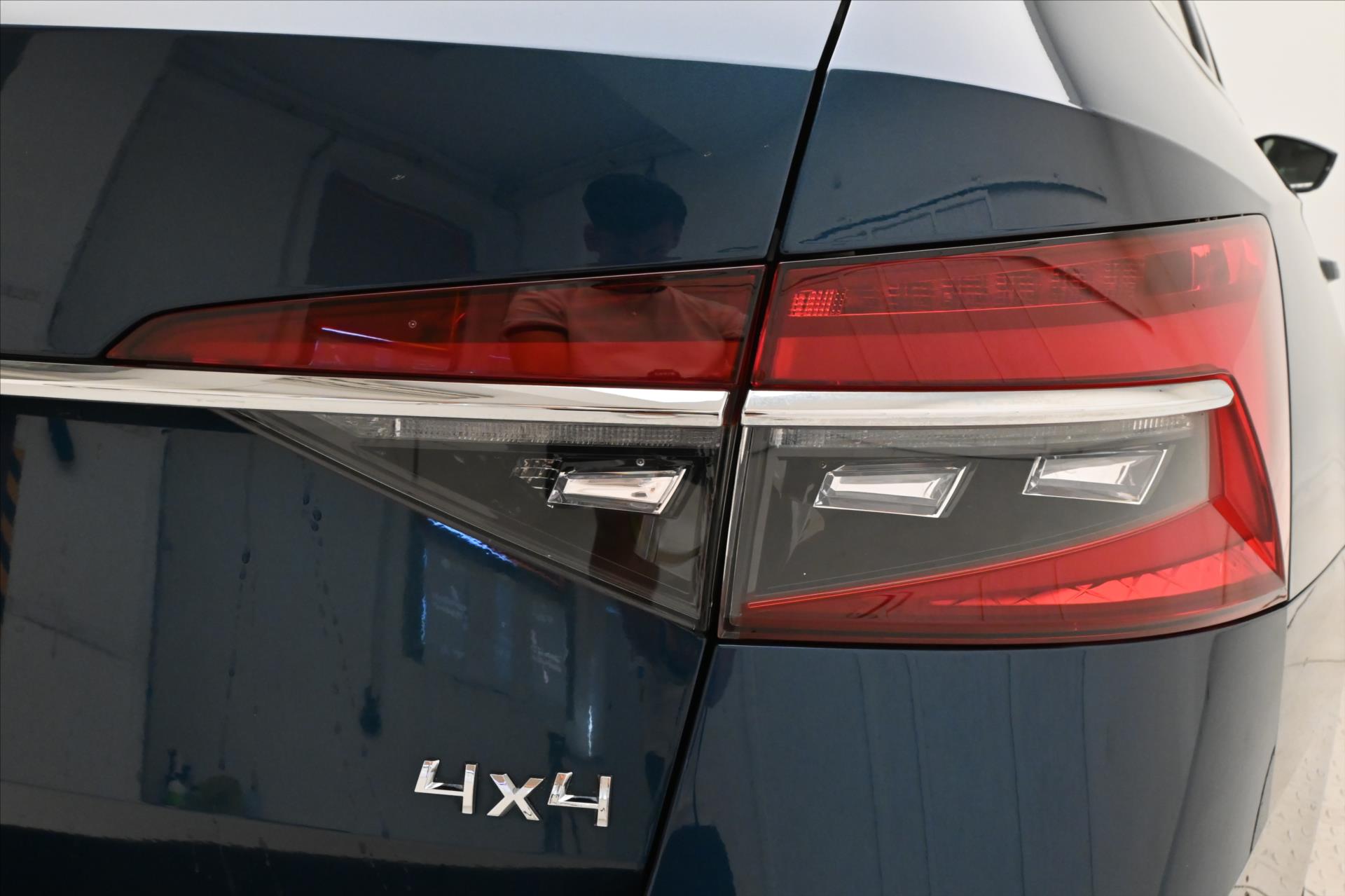 Main photo of the car Skoda Superb 2,0 TSI 206kW L&K DSG 4x4 Záruka až 5 let (32)