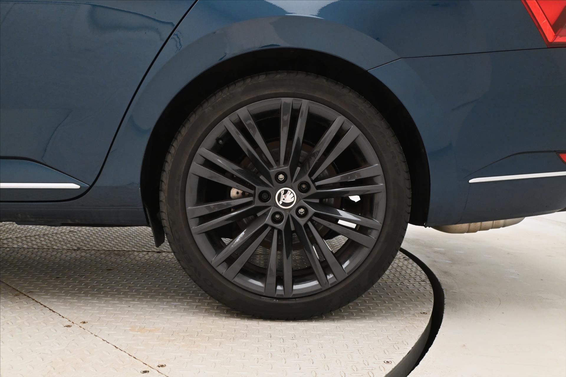 Main photo of the car Skoda Superb 2,0 TSI 206kW L&K DSG 4x4 Záruka až 5 let (33)
