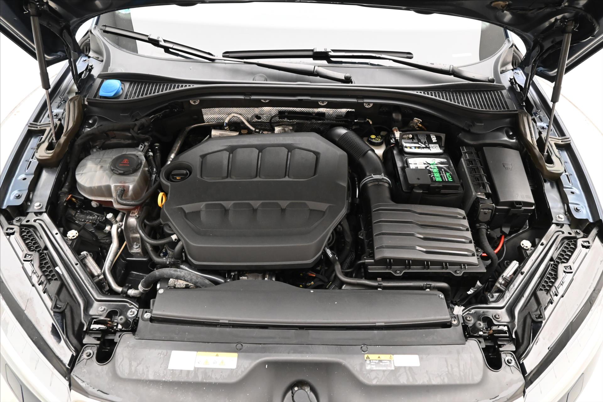 Main photo of the car Skoda Superb 2,0 TSI 206kW L&K DSG 4x4 Záruka až 5 let (10)