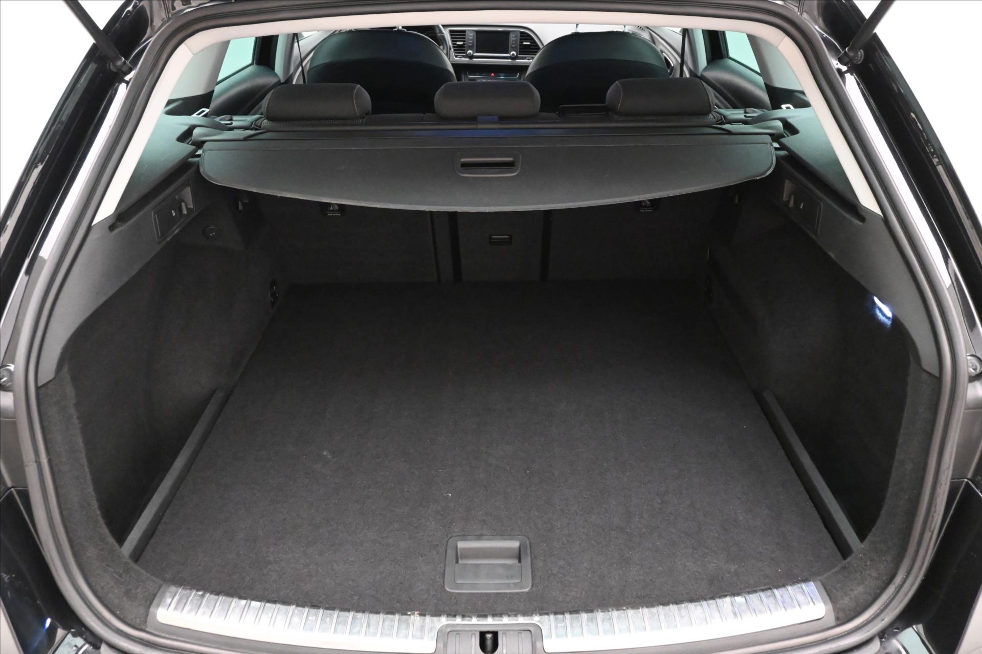 Main photo of the car Seat Leon 2.0 TDI 110 kW 4x4 X-Perience Warranty up to 5 years (10)
