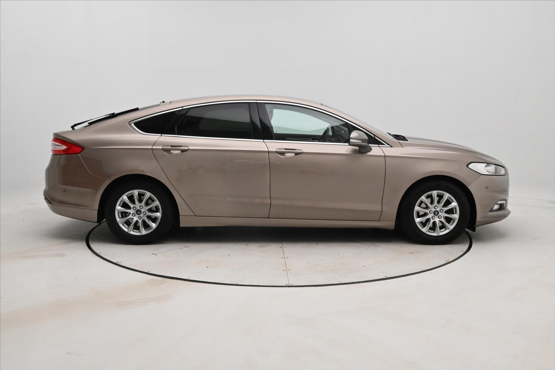 Hlavní fotografie vozu Ford Mondeo 2,0 EcoBlue 110 kW Titanium Záruka až 5 let (4)
