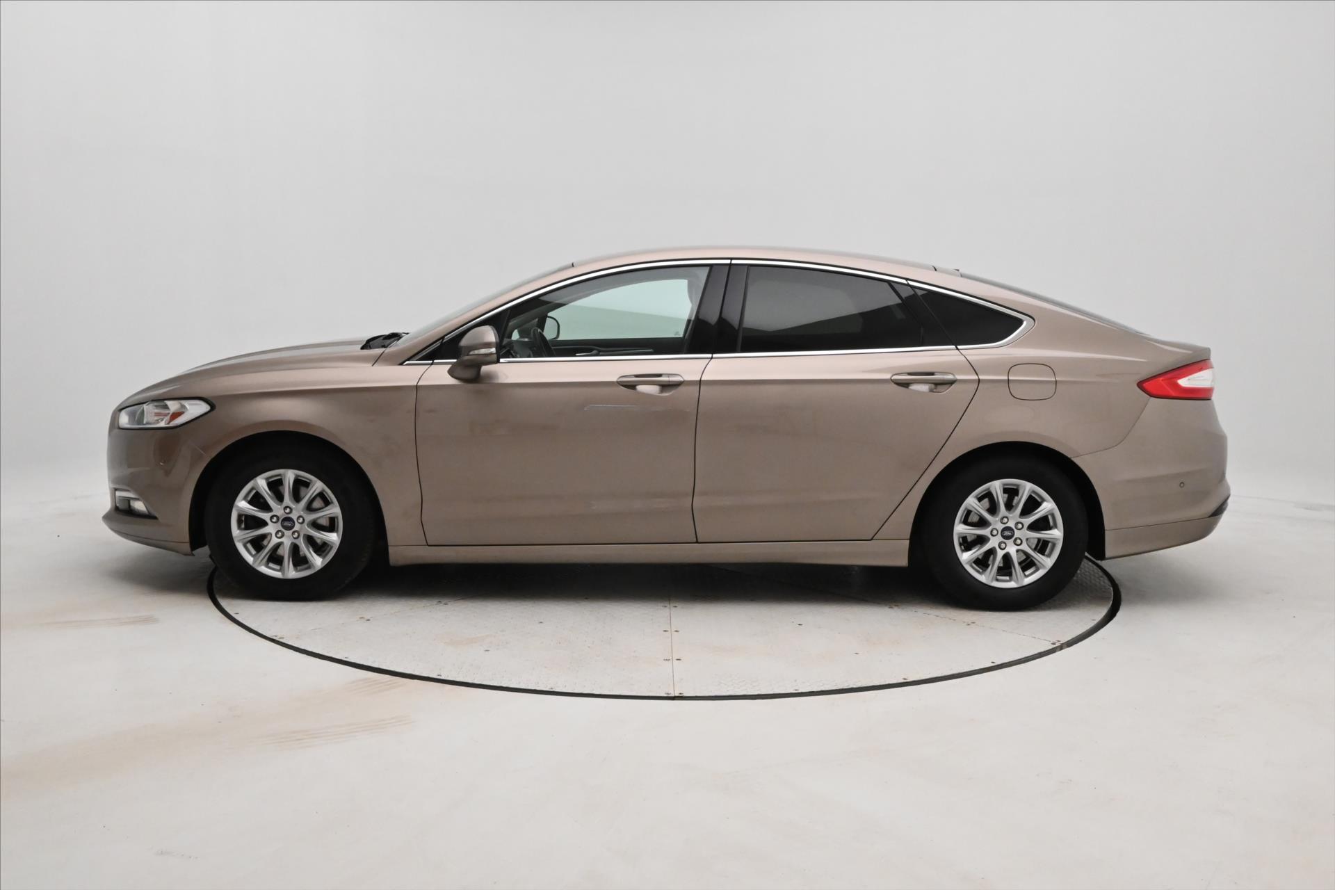Hlavní fotografie vozu Ford Mondeo 2,0 EcoBlue 110 kW Titanium Záruka až 5 let (8)