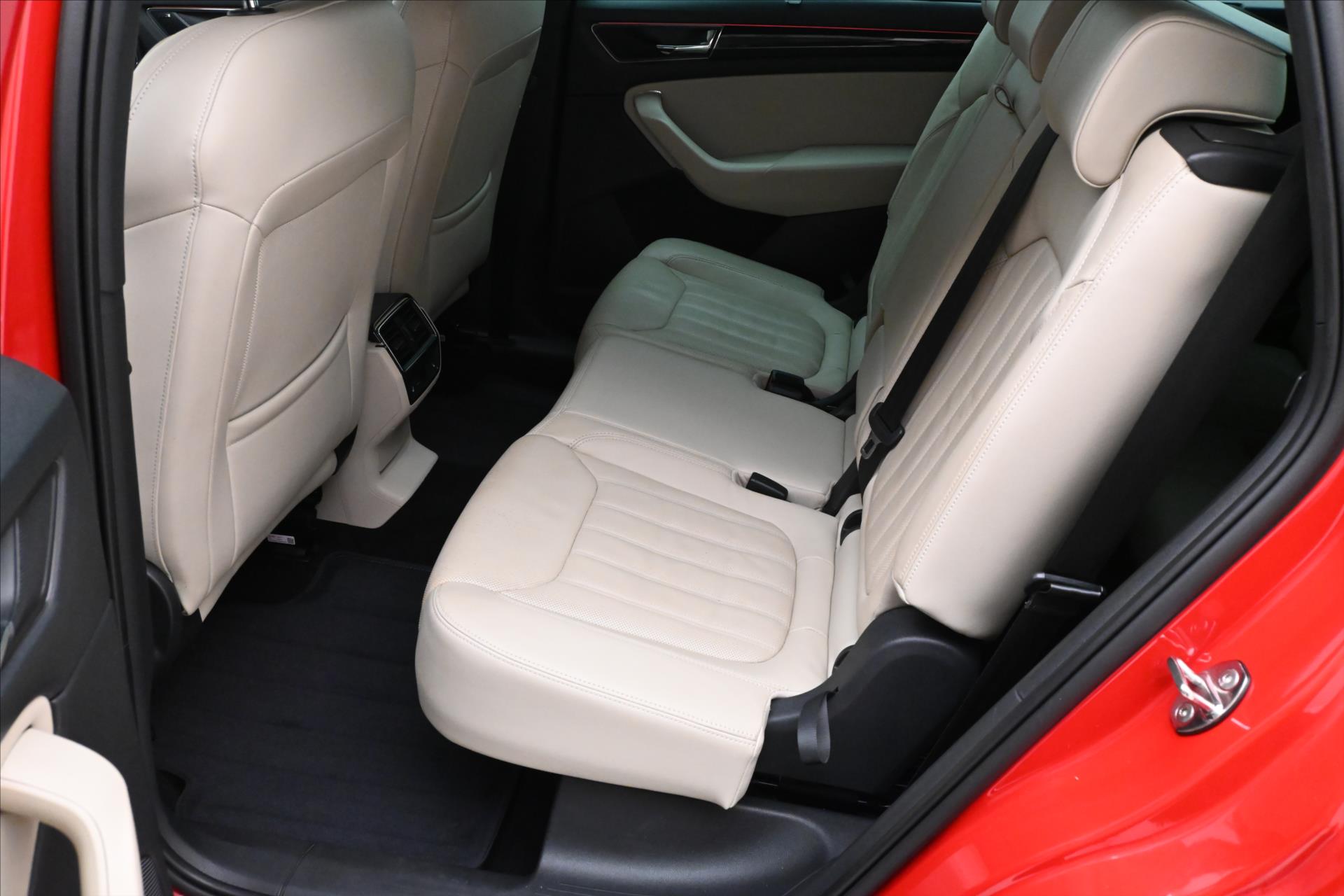 Main photo of the car Skoda Kodiaq 2.0 TDI 110 kW DSG L&K 7 Seats Warranty up to 5 years (15)