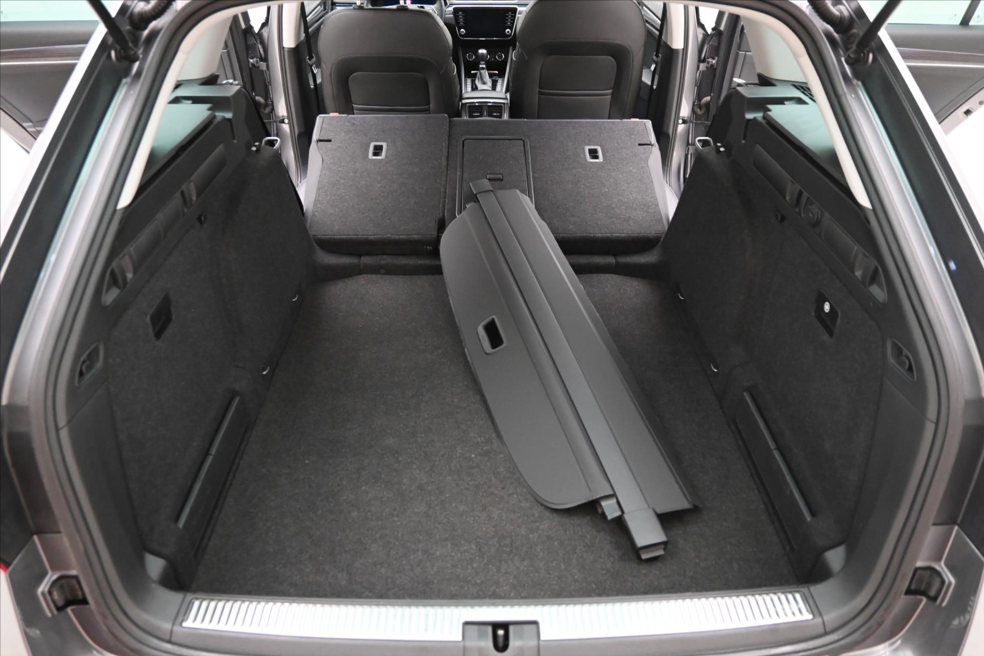 Hlavní fotografie vozu Škoda Superb 2,0 TDI 110 kW DSG STYLE Záruka až 5 let (11)