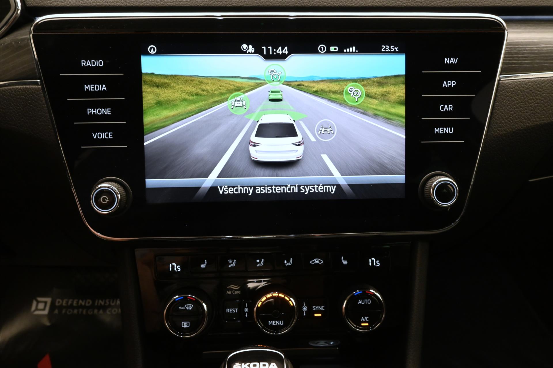 Hlavní fotografie vozu Škoda Superb 2,0 TDI 110 kW DSG STYLE Záruka až 5 let (19)