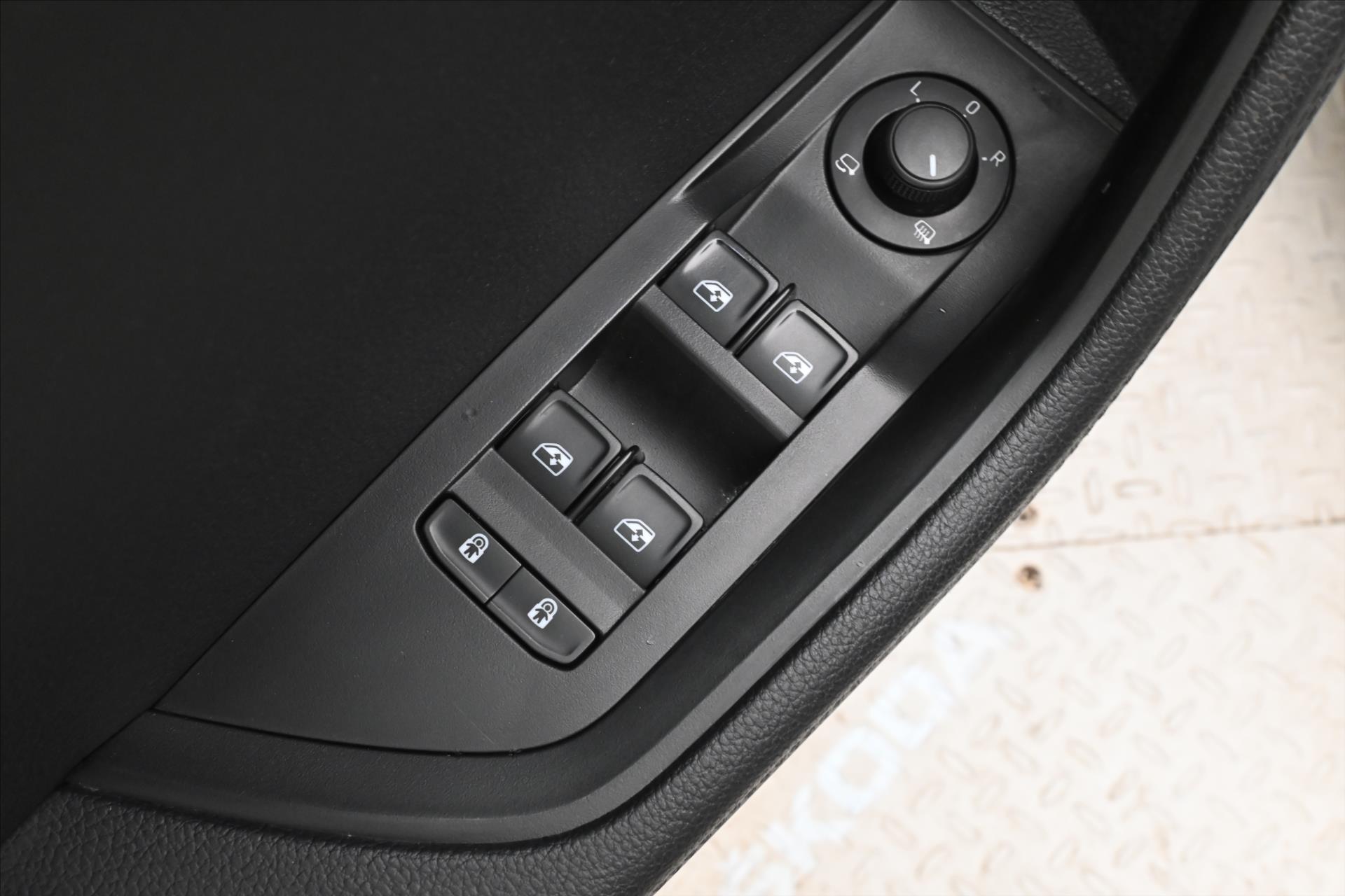Main photo of the car Skoda Superb 2,0 TDI 110 kW DSG STYLE Záruka až 5 let (25)