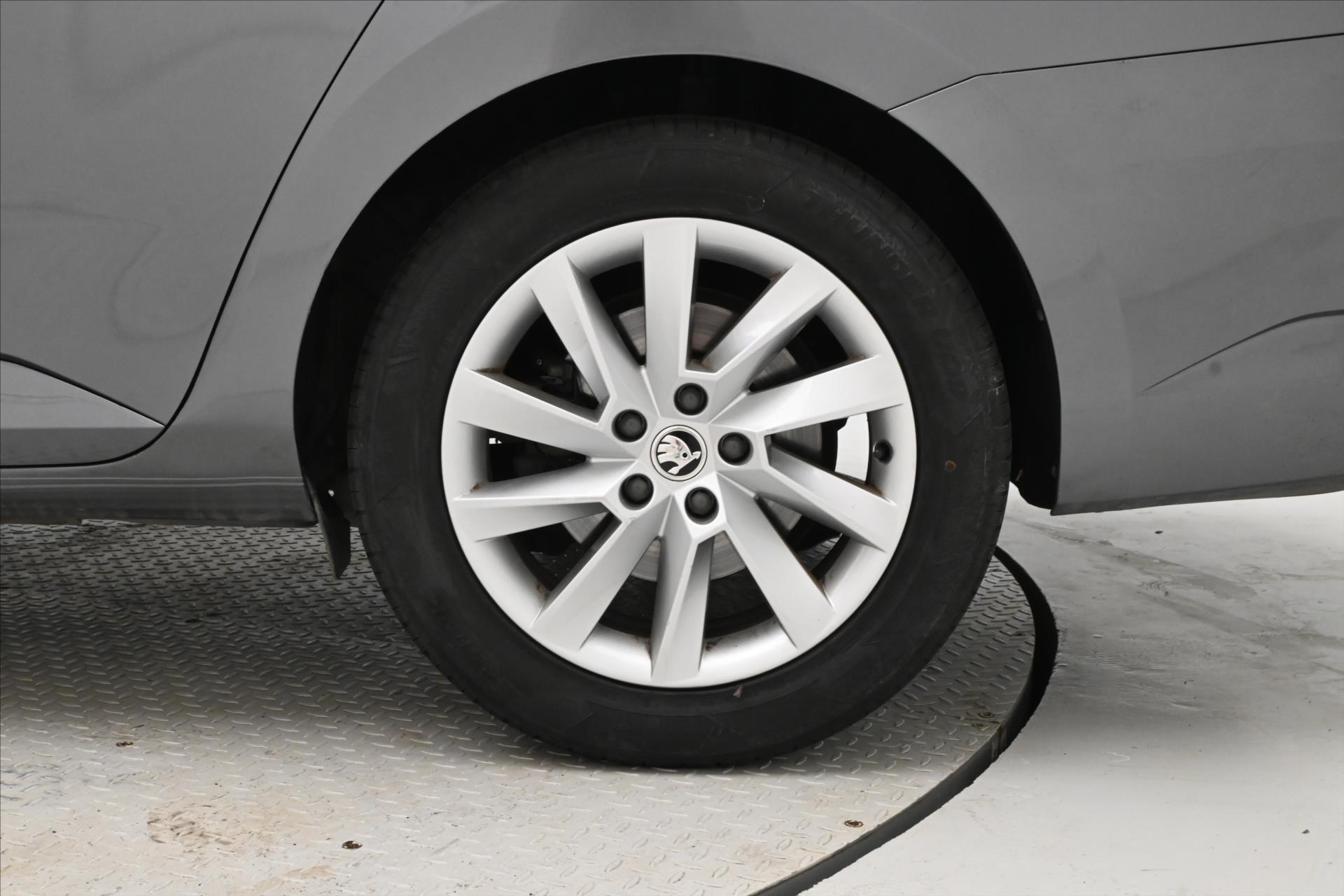 Main photo of the car Skoda Superb 2,0 TDI 110 kW DSG STYLE Záruka až 5 let (30)