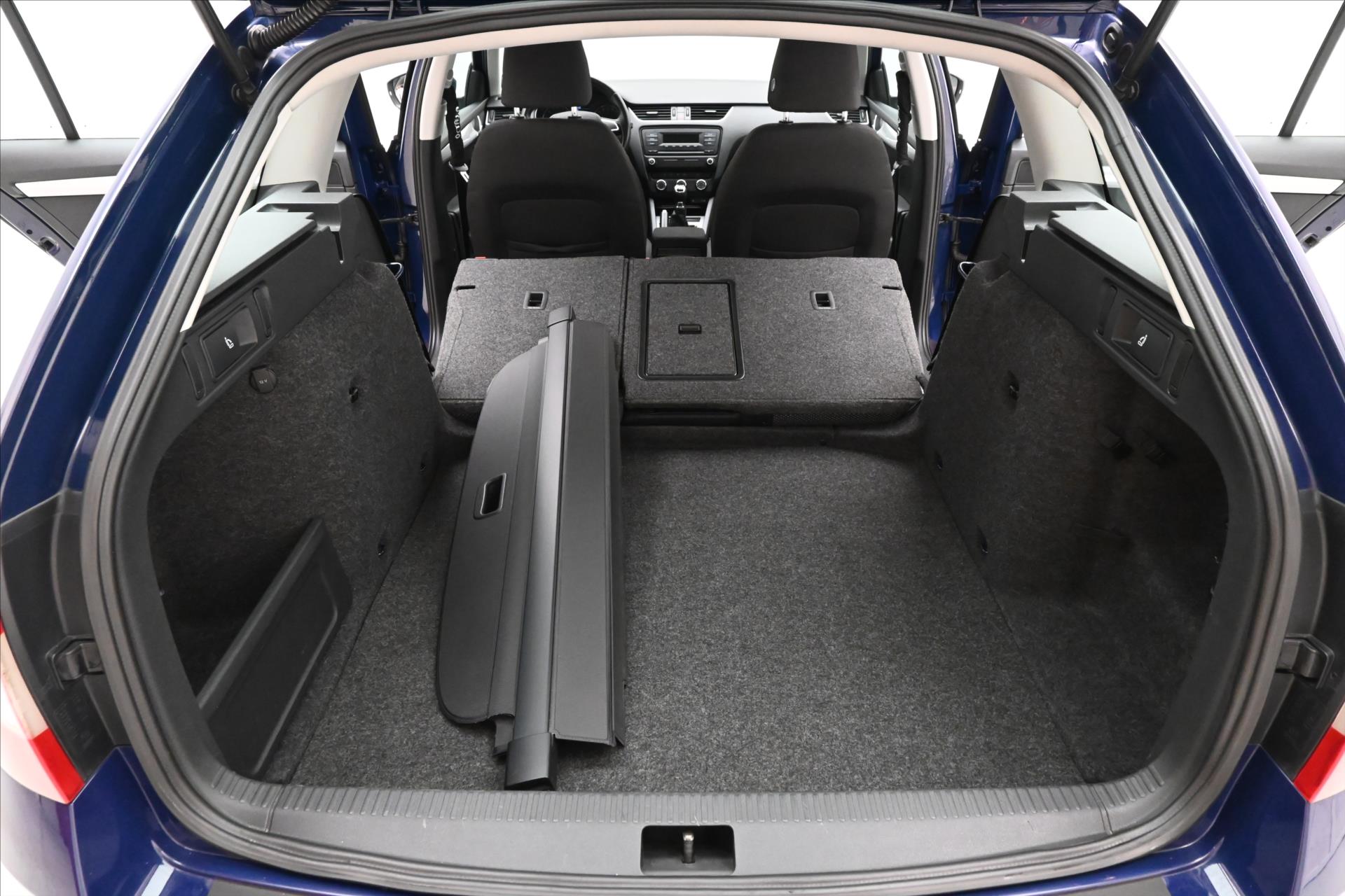 Hlavní fotografie vozu Škoda Octavia 1,6 TDI 77 kW Ambition (11)