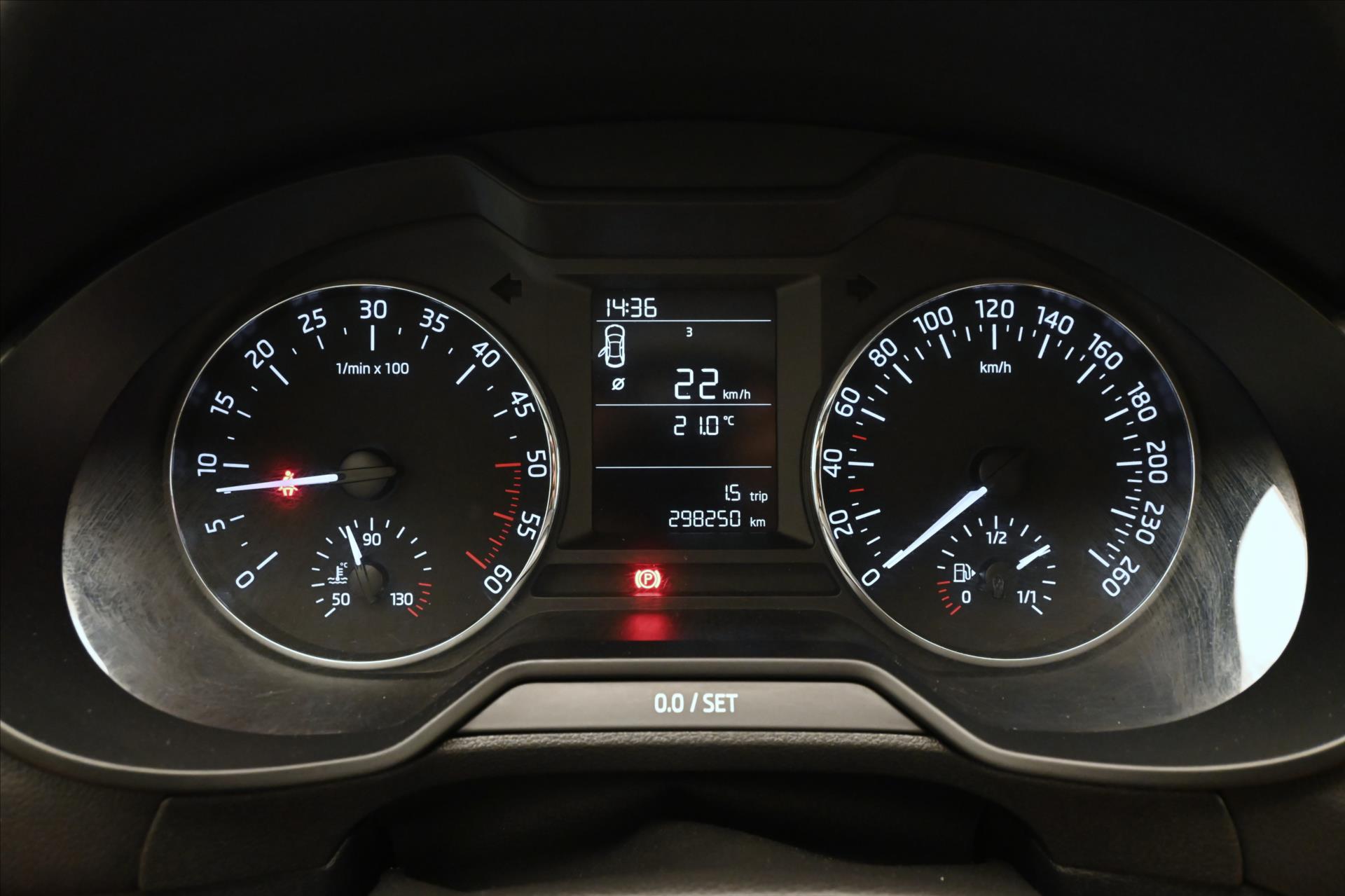 Hlavní fotografie vozu Škoda Octavia 1,6 TDI 77 kW Ambition (16)
