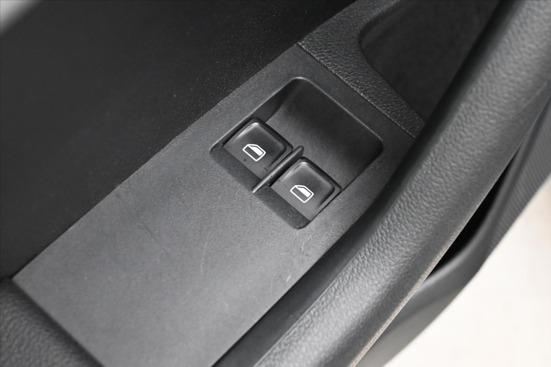 Hlavní fotografie vozu Škoda Octavia 1,6 TDI 77 kW Ambition (24)